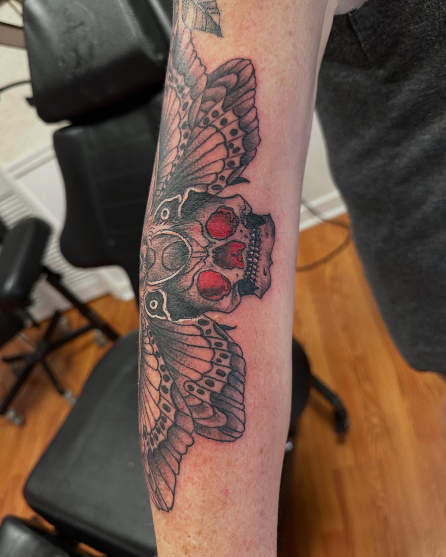 Tattoo by @tattooedwalnut — black_and_grey