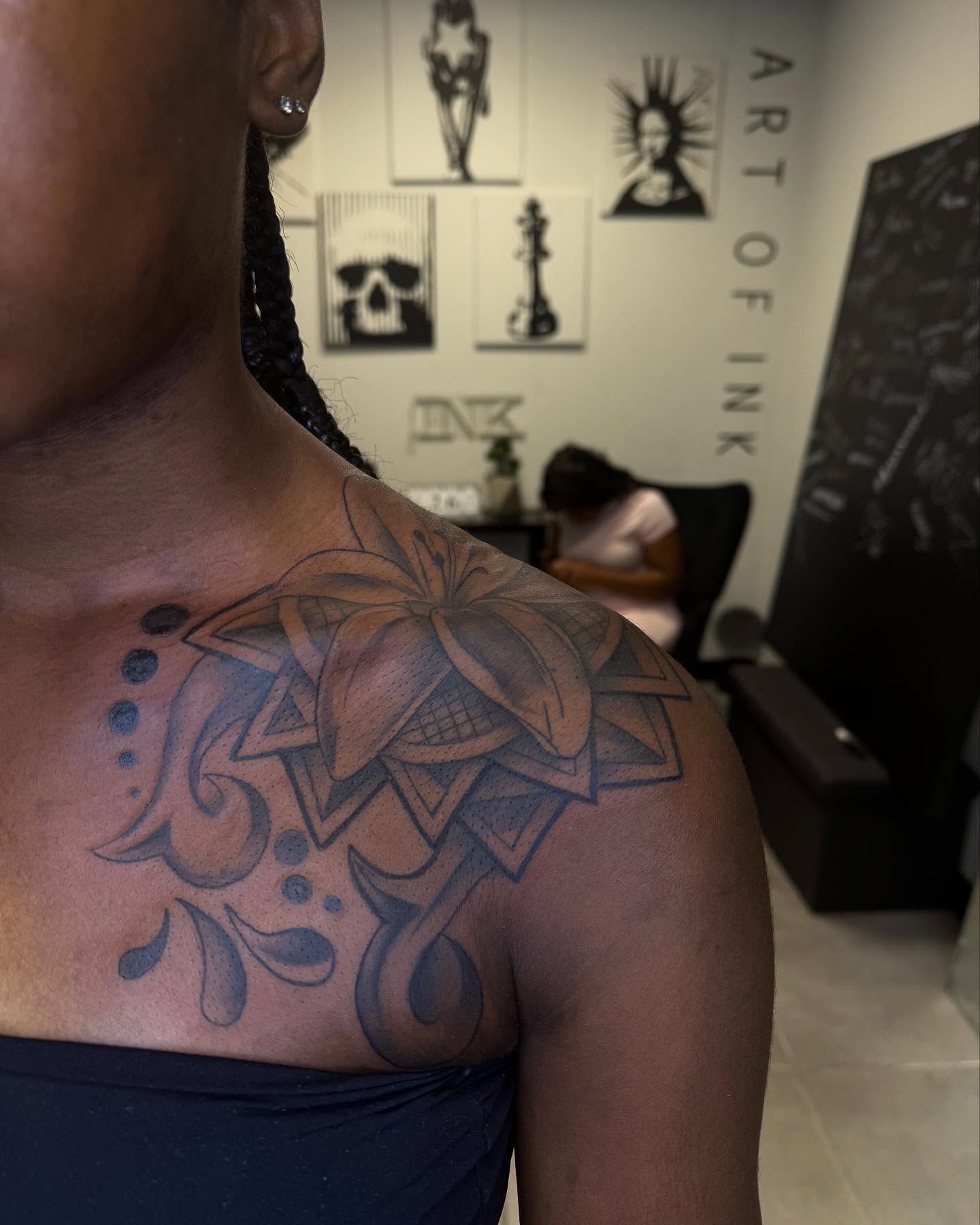 Tattoo by @shyluhv — dotwork, geometric