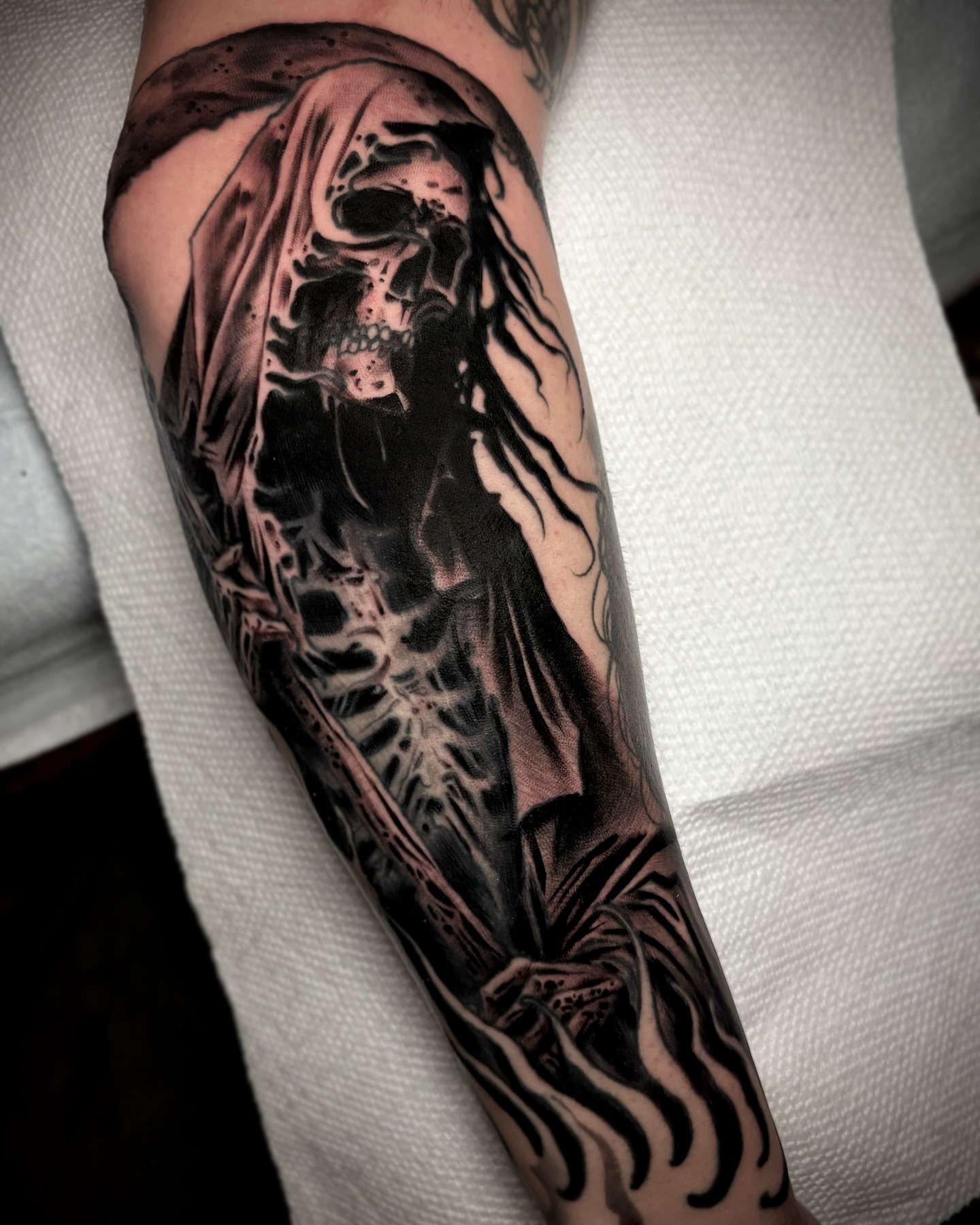 Tattoo by @jeffsaunderstattoo β dark_realism
