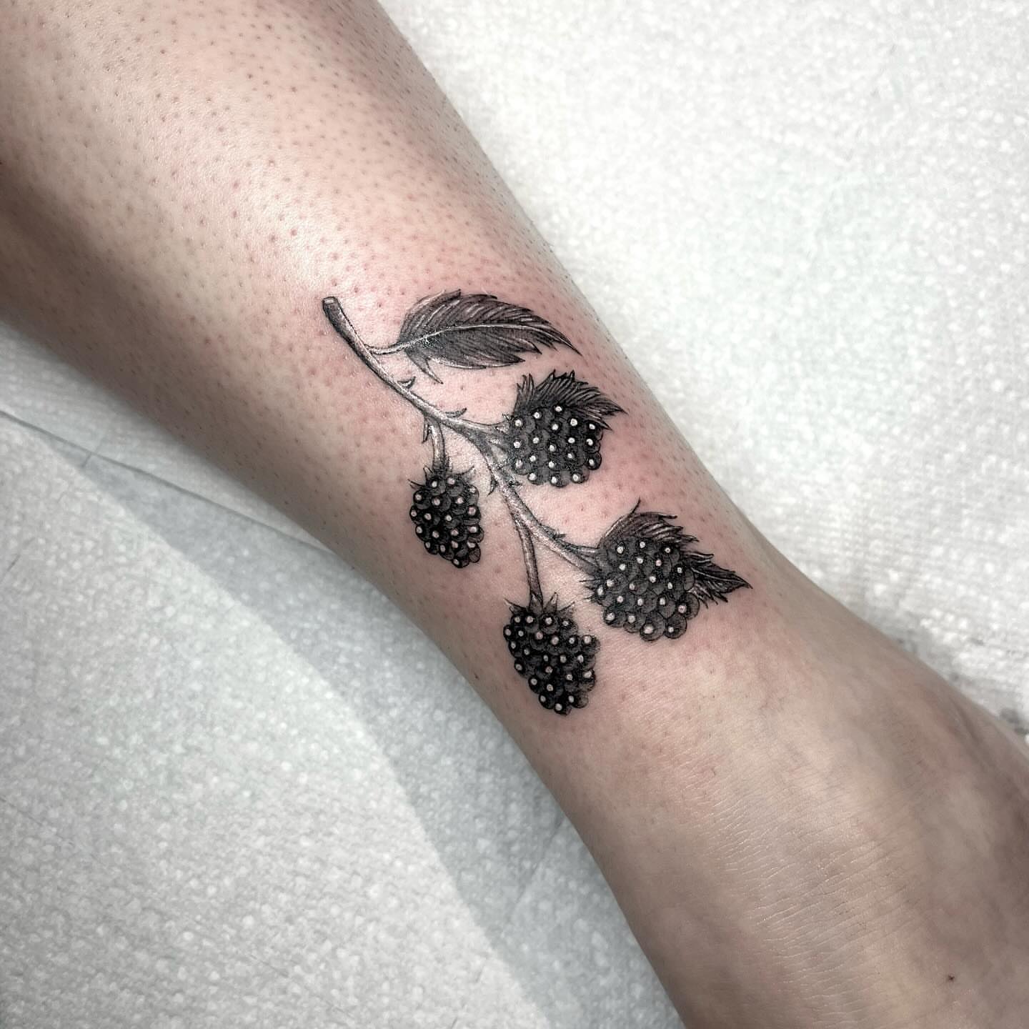 Tattoo by @aurtattoos — dotwork