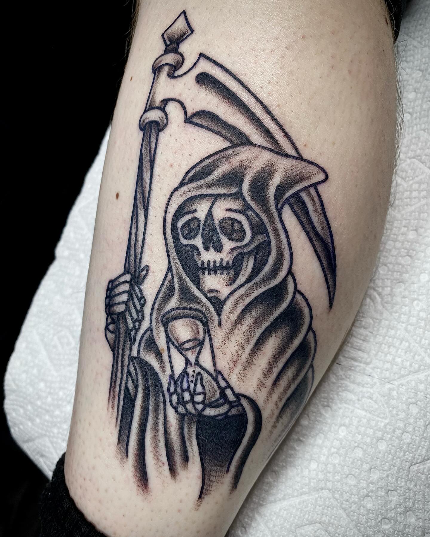 Tattoo by @snakedaggerose — black_and_grey