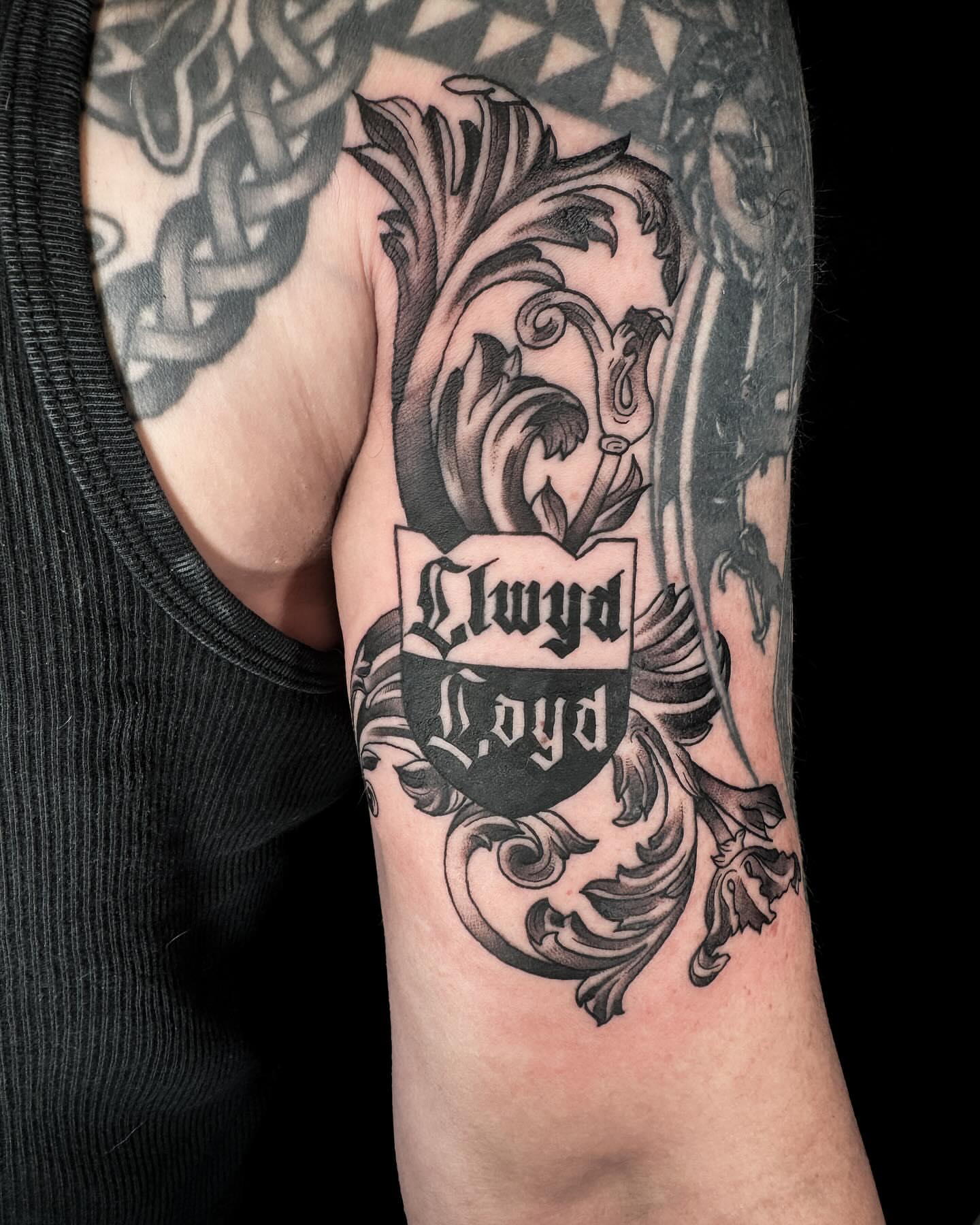 Tattoo by @dilloneavestattoo — black_and_grey