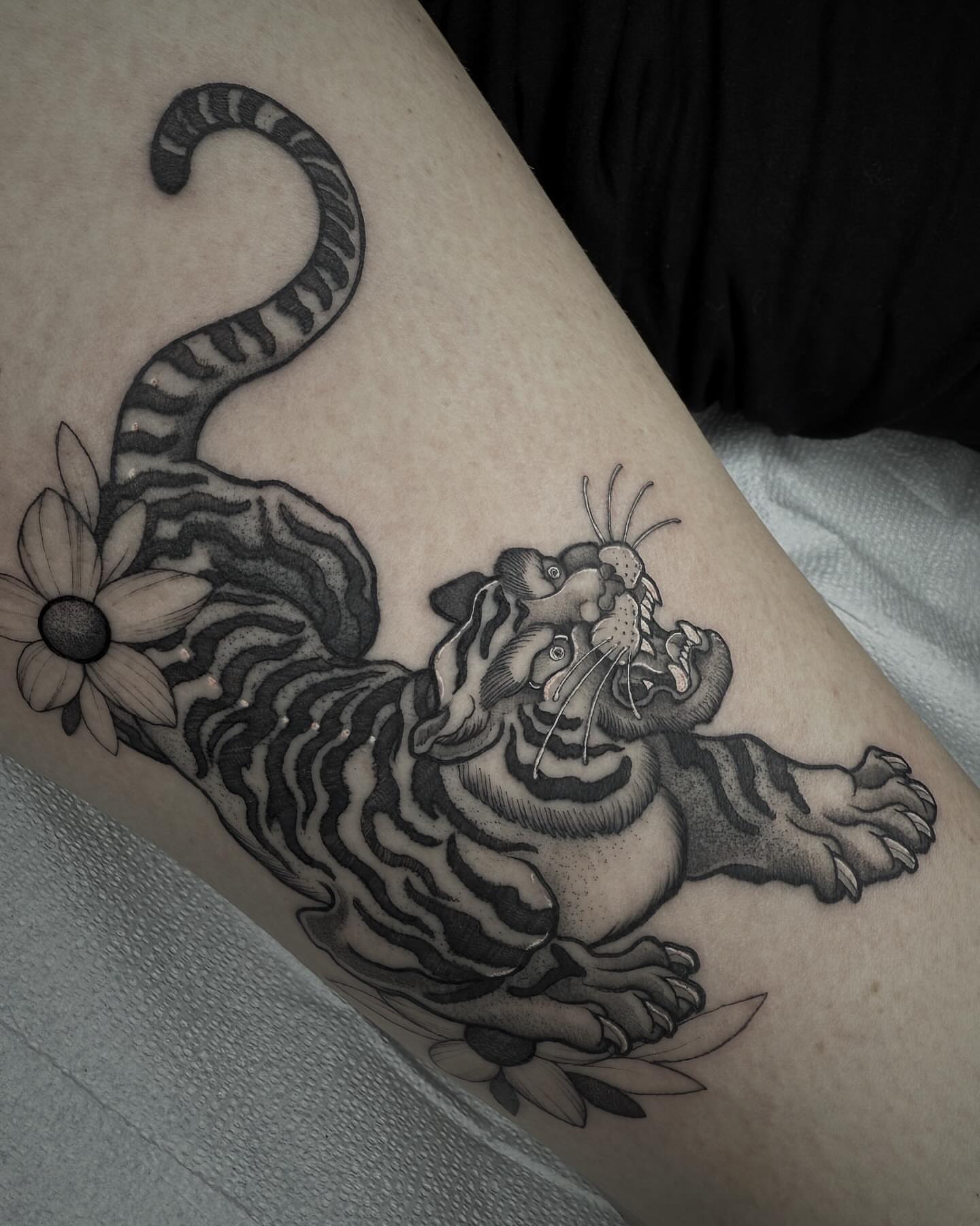 Tattoo by @cattblacktattoo β black_and_grey