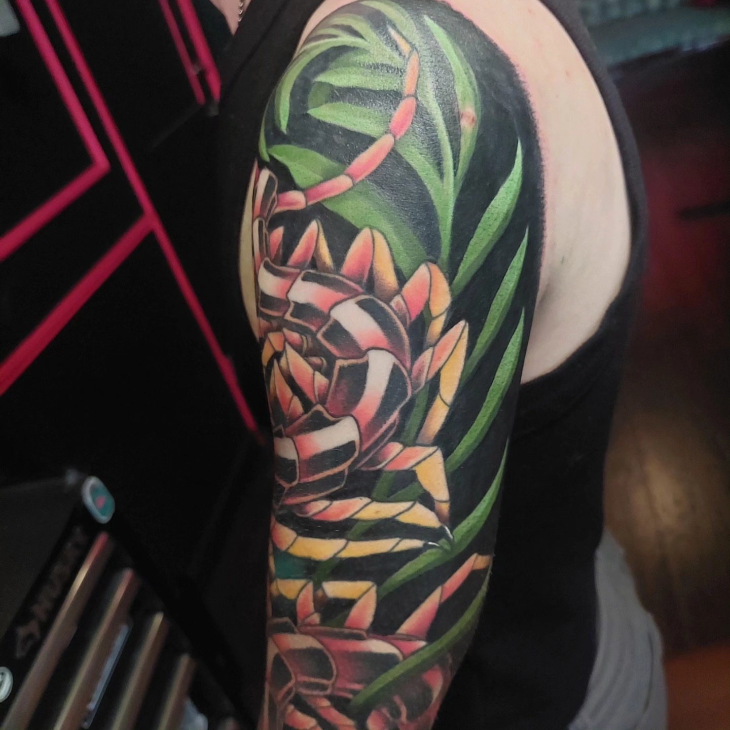 Tattoo by @daniwilsonart — geometric