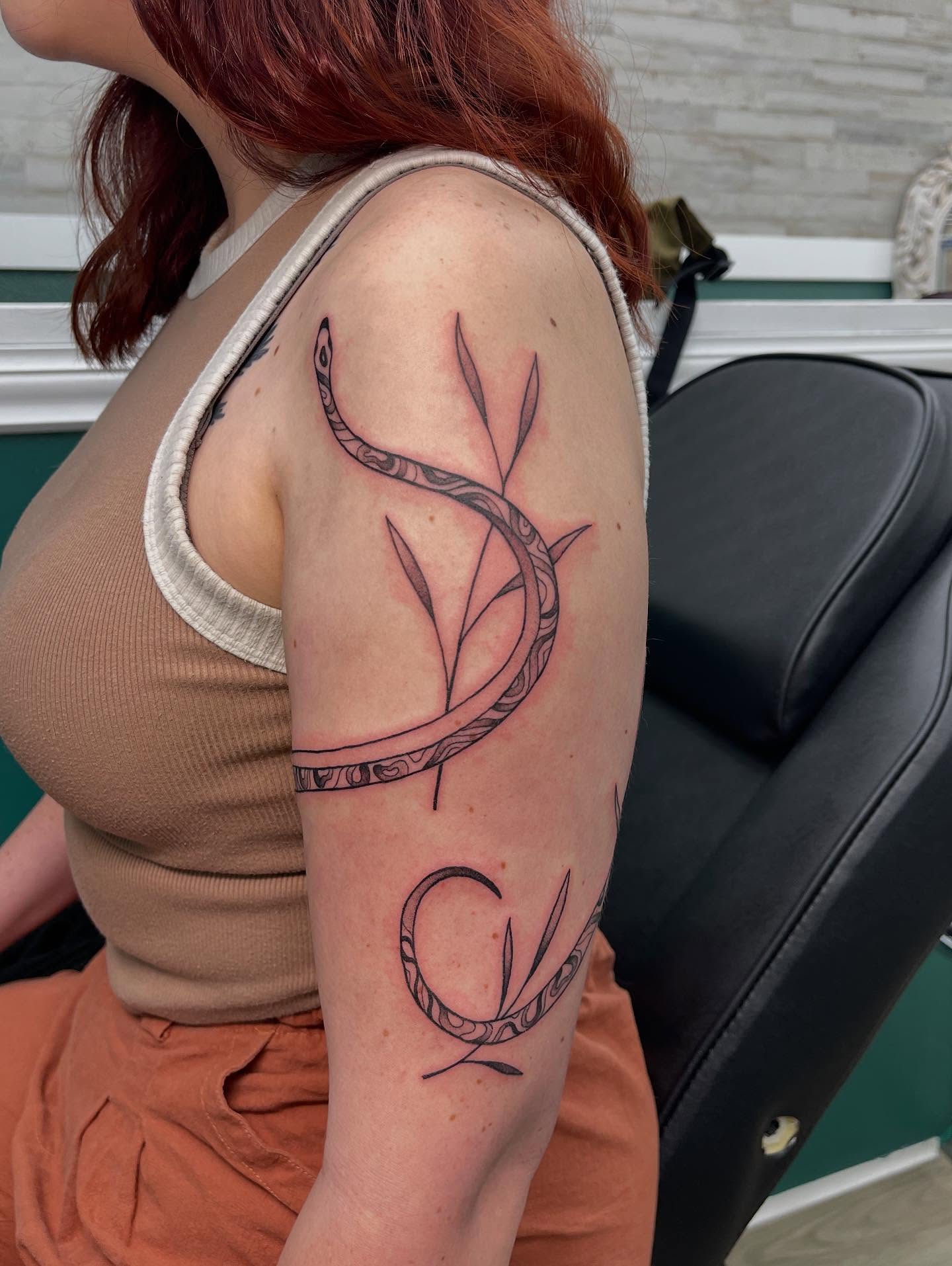 Tattoo by @snewbietattoos — black_and_grey