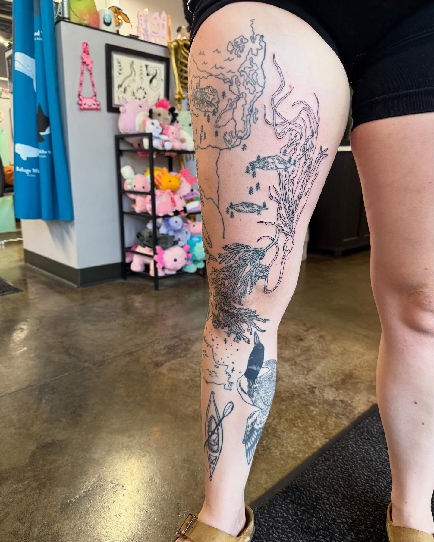 Tattoo by @jesloretattoo — black_and_grey