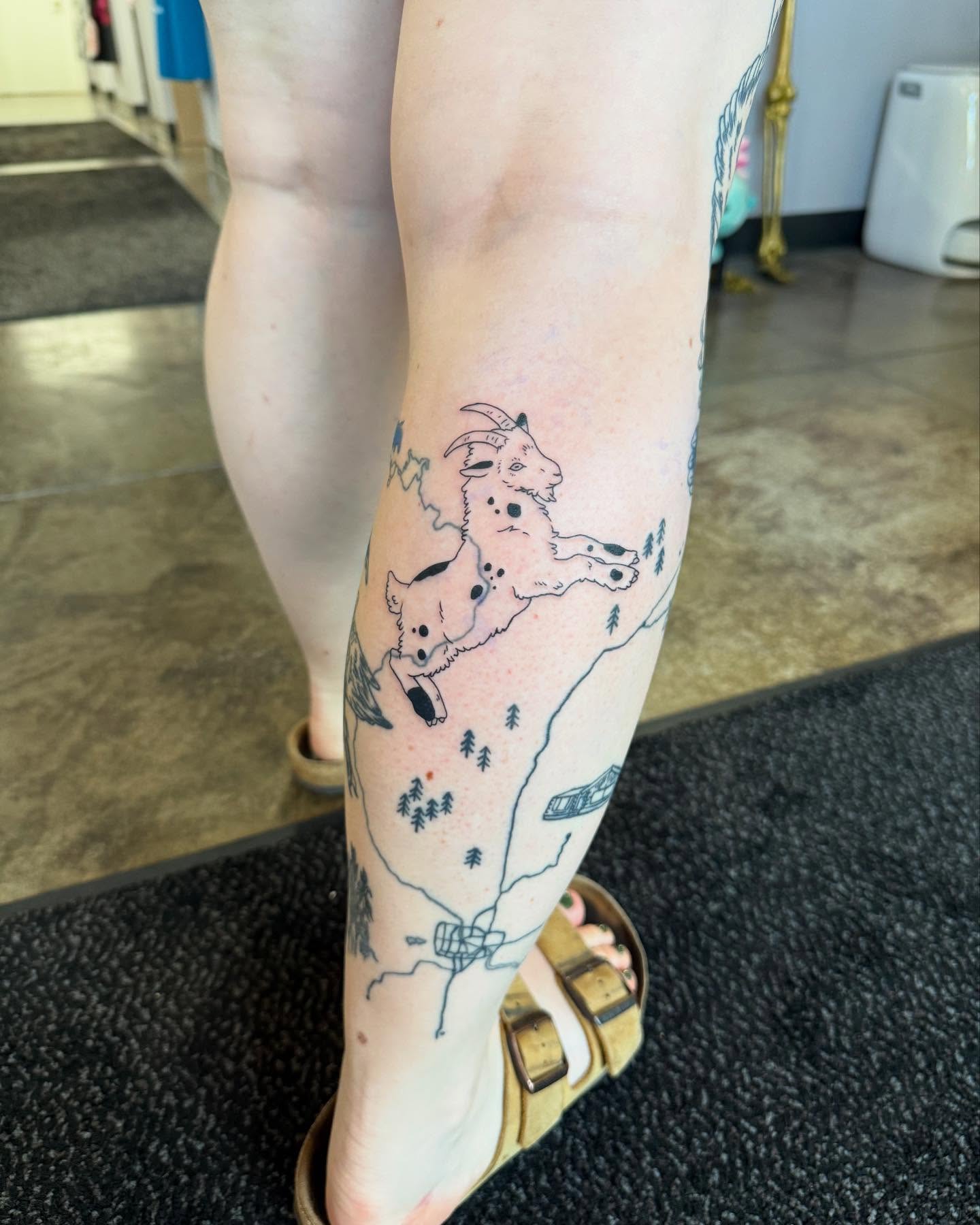 Tattoo by @jesloretattoo — geometric, dotwork