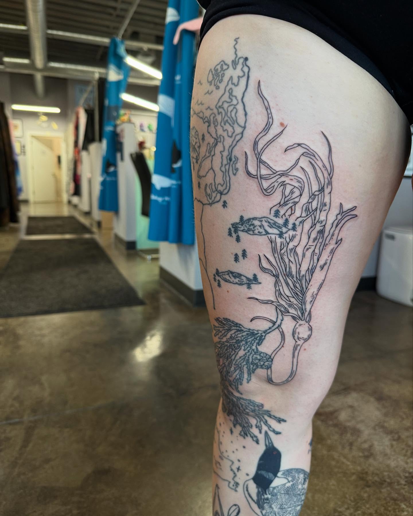 Tattoo by @jesloretattoo — black_and_grey, realism