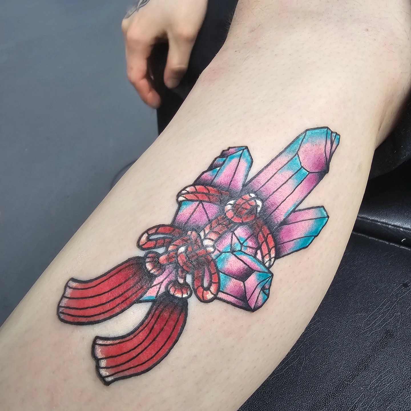 Tattoo by @evandobetattooin — geometric