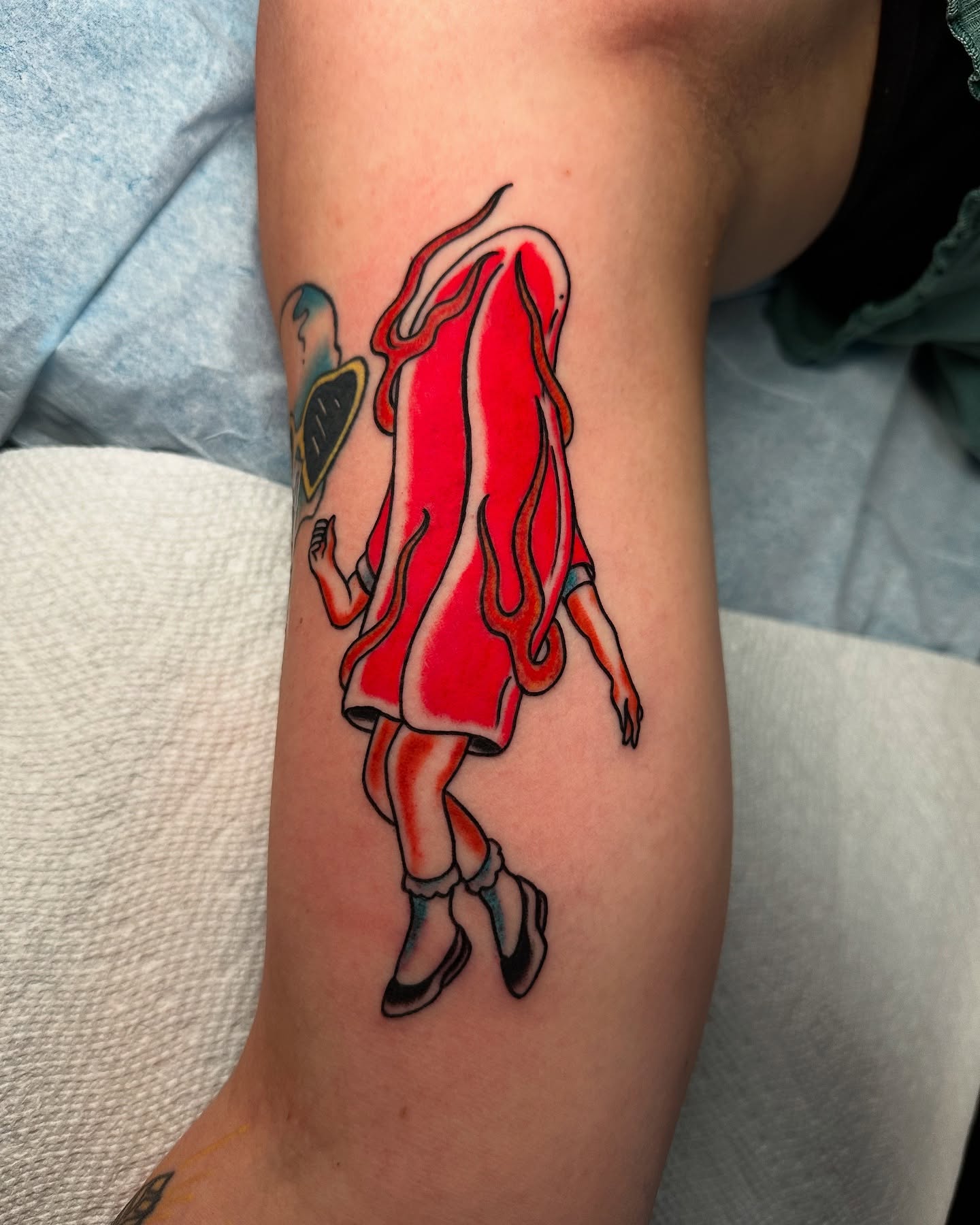 Red dress character American traditional tattoo on the forearm by 🕸🎚 𝑺𝑨𝑵𝑻𝑰 𝑺𝑬𝑽𝑬𝑵𝑺 🎚🕸🇫🇯