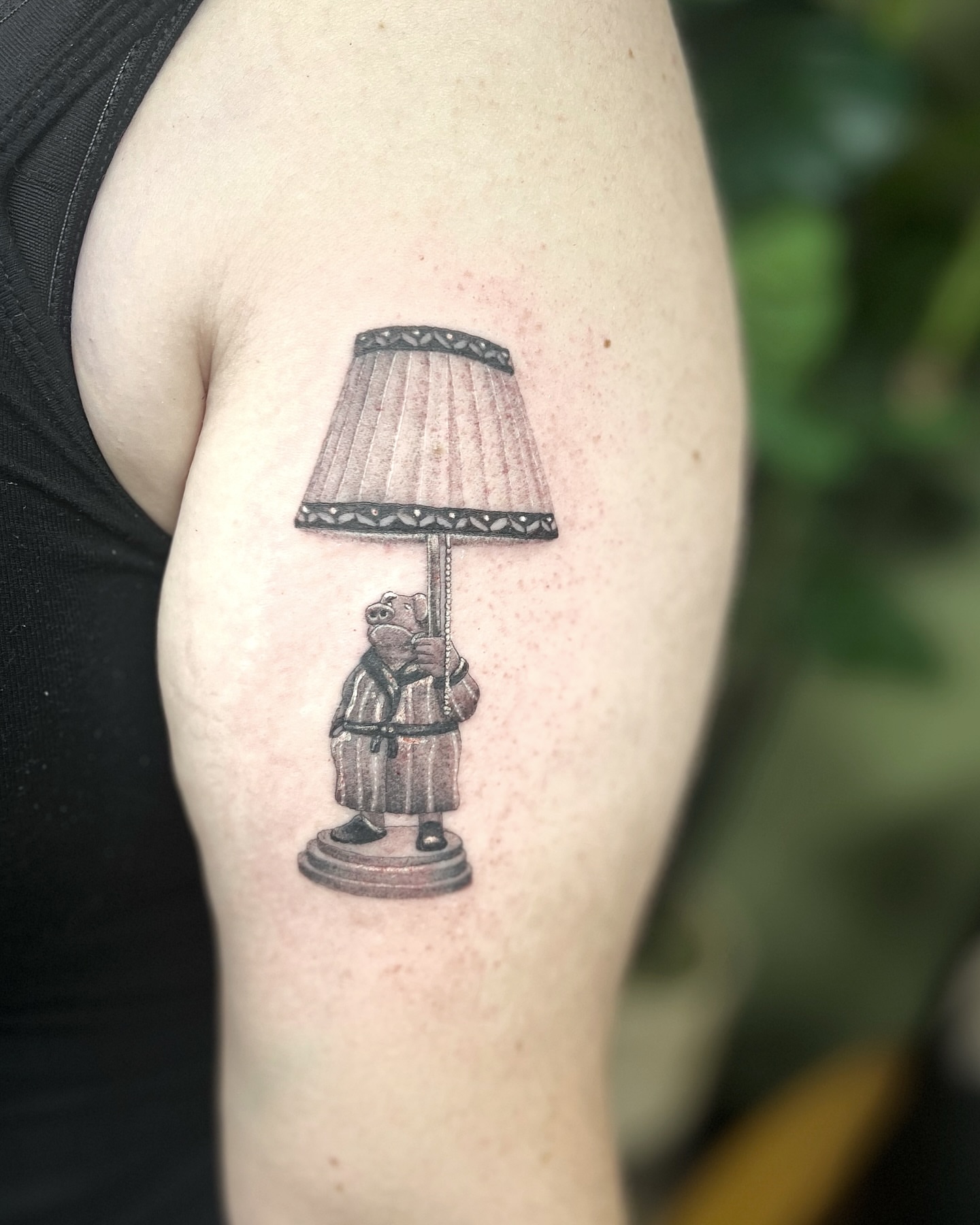 Lamp with pig black and grey tattoo on the forearm by sam cedar geller 🐝