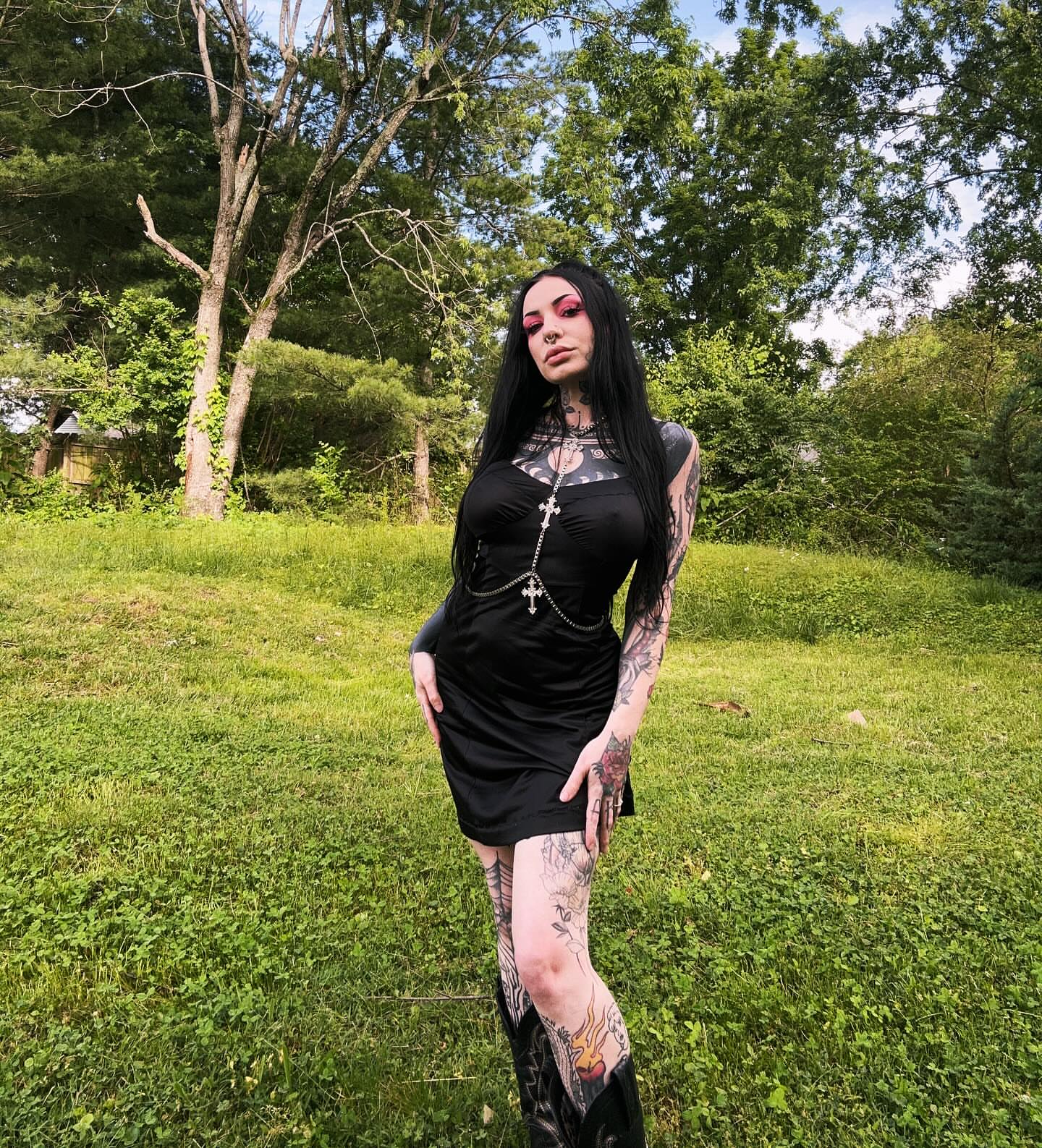 Leg tattoo black and grey tattoo on the leg by 🕸 ᴠɪᴠɪᴀɴ ʟᴏʀᴇ 🕸, Nashville, Tennessee