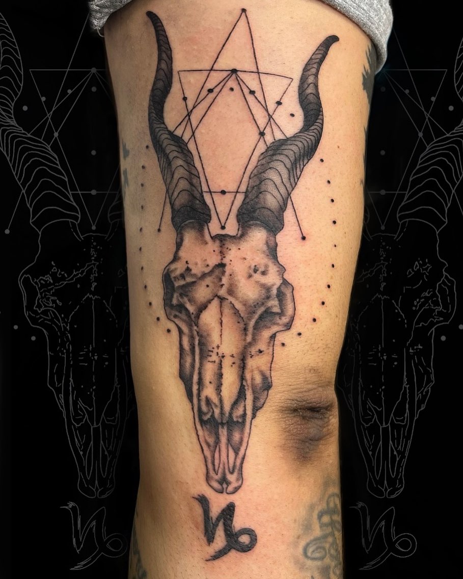 Tattoo by @thee_k8_kelly β dotwork, geometric