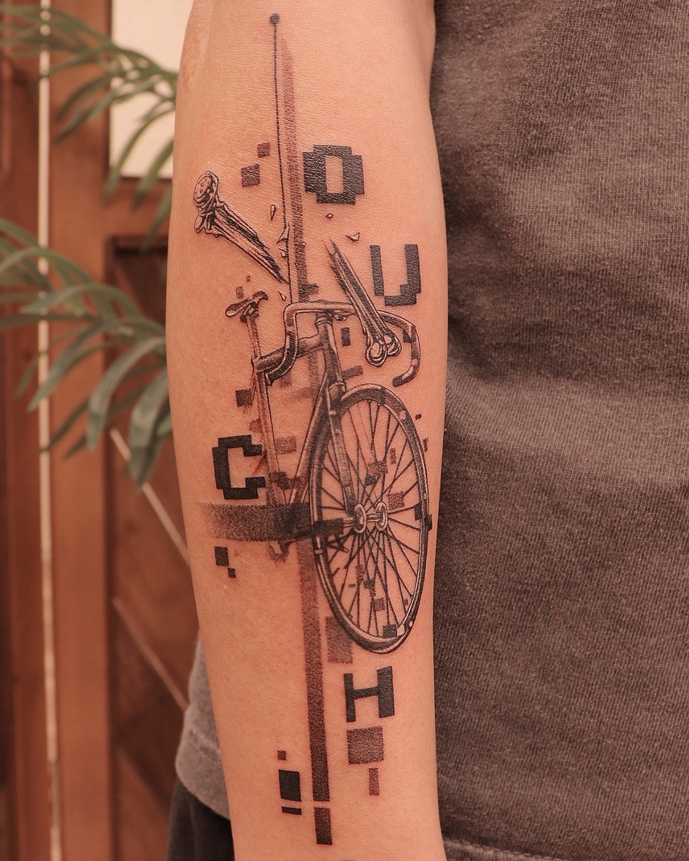 Tattoo by @irislamht — dotwork, geometric