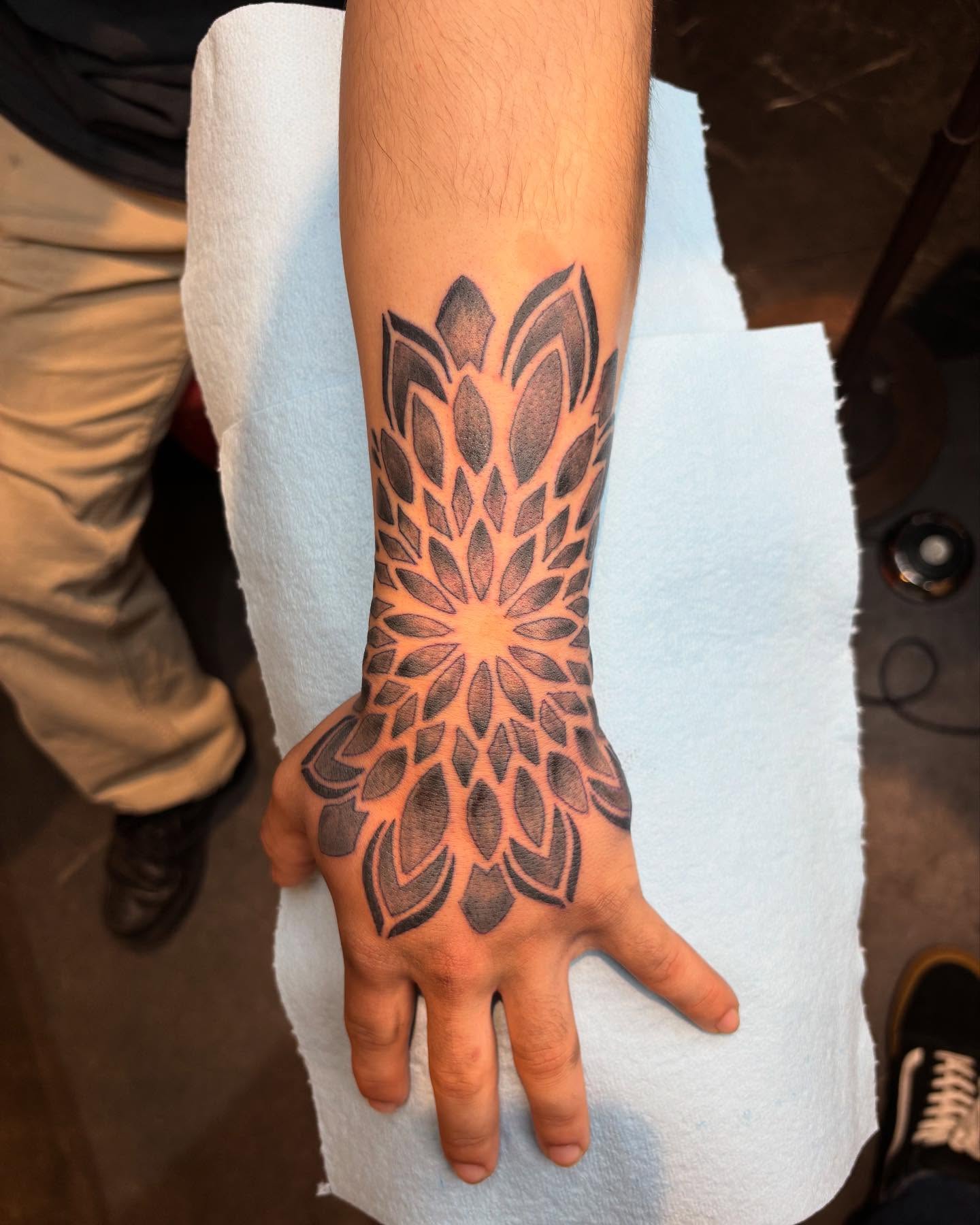 Tattoo by @stefanhagartattooer — geometric