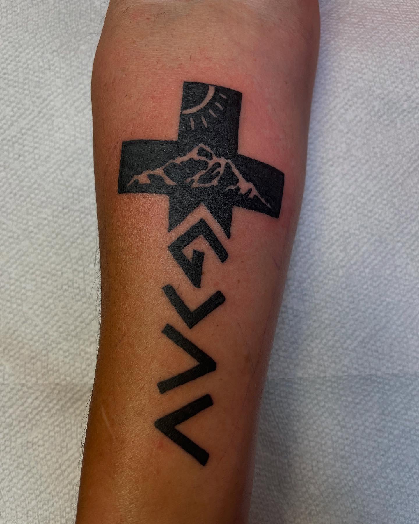Tattoo by @avant_anthony — geometric