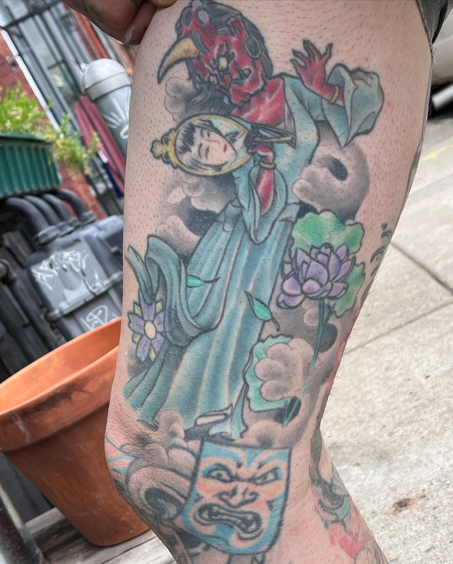 Geisha with mirror japanese irezumi tattoo on the thigh by TYP 419, Toledo, Ohio
