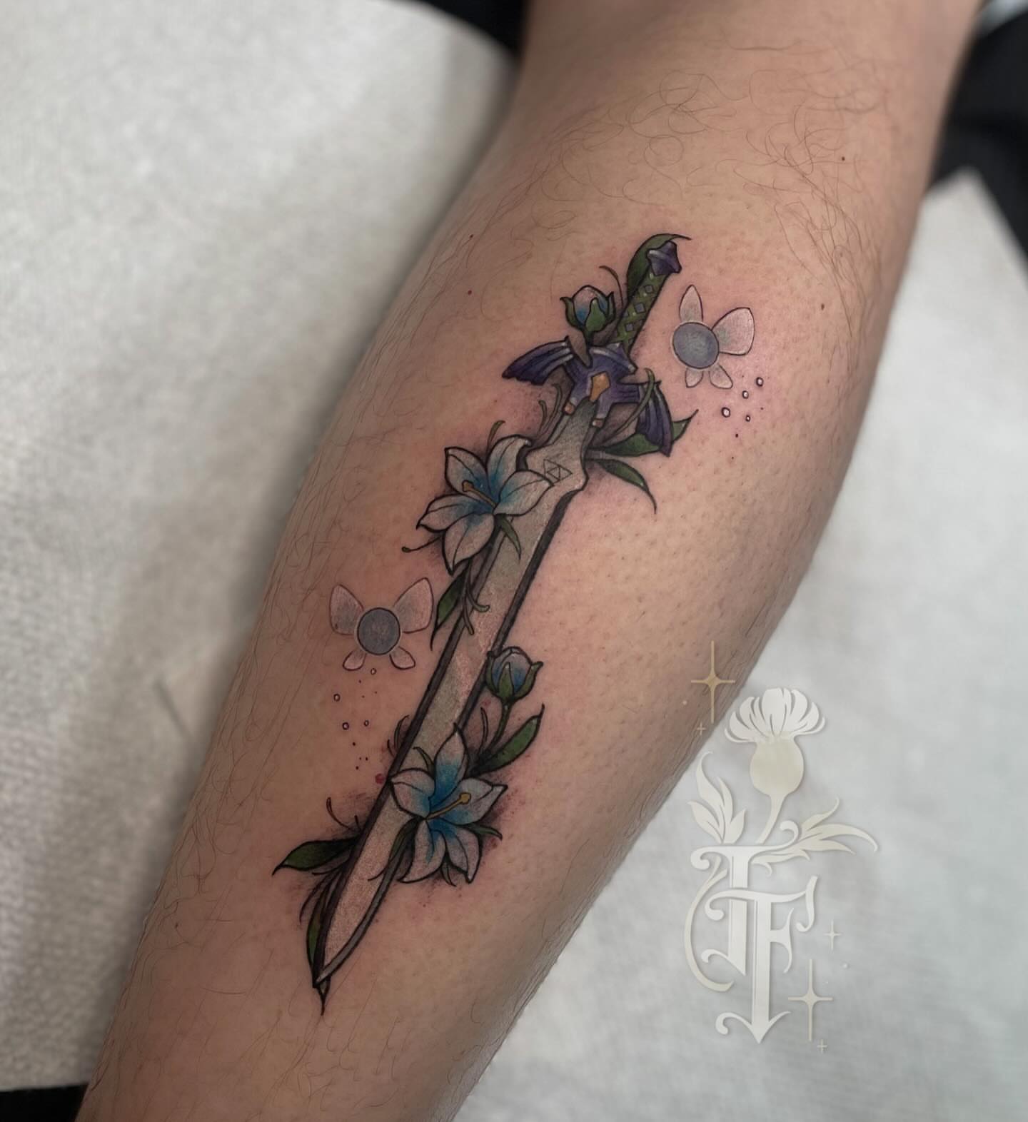 Tattoo by ✶𝔙𝔦𝔨𝔱𝔬𝔯𝔦𝔞 𝔇𝔢𝔨𝔞𝔶✶, Columbus, OH