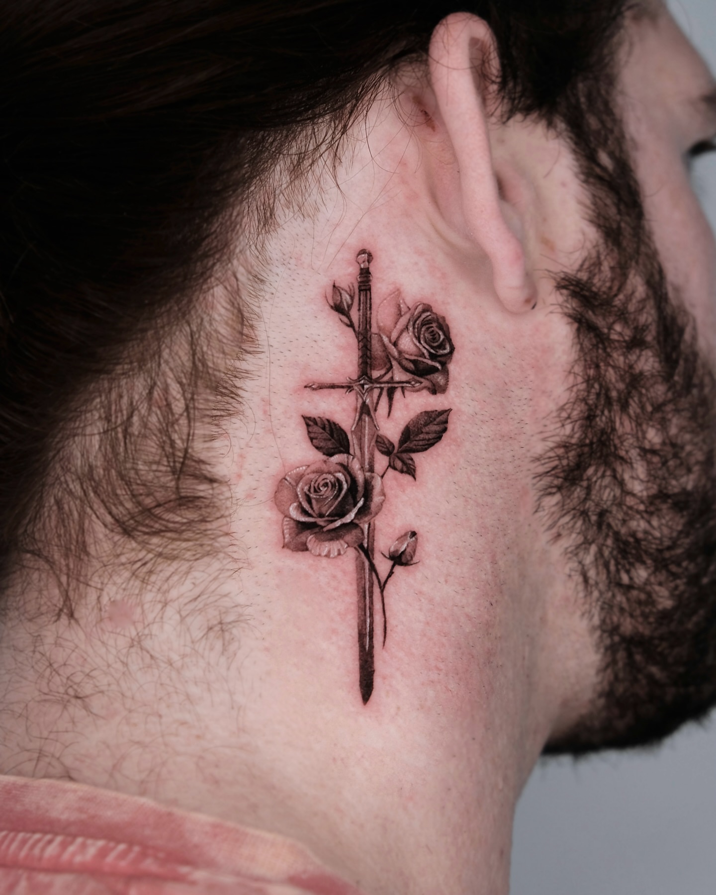 Sword and roses black and grey tattoo on the neck by Da-An ･ﾟ✧ 다 안 𓇬˖