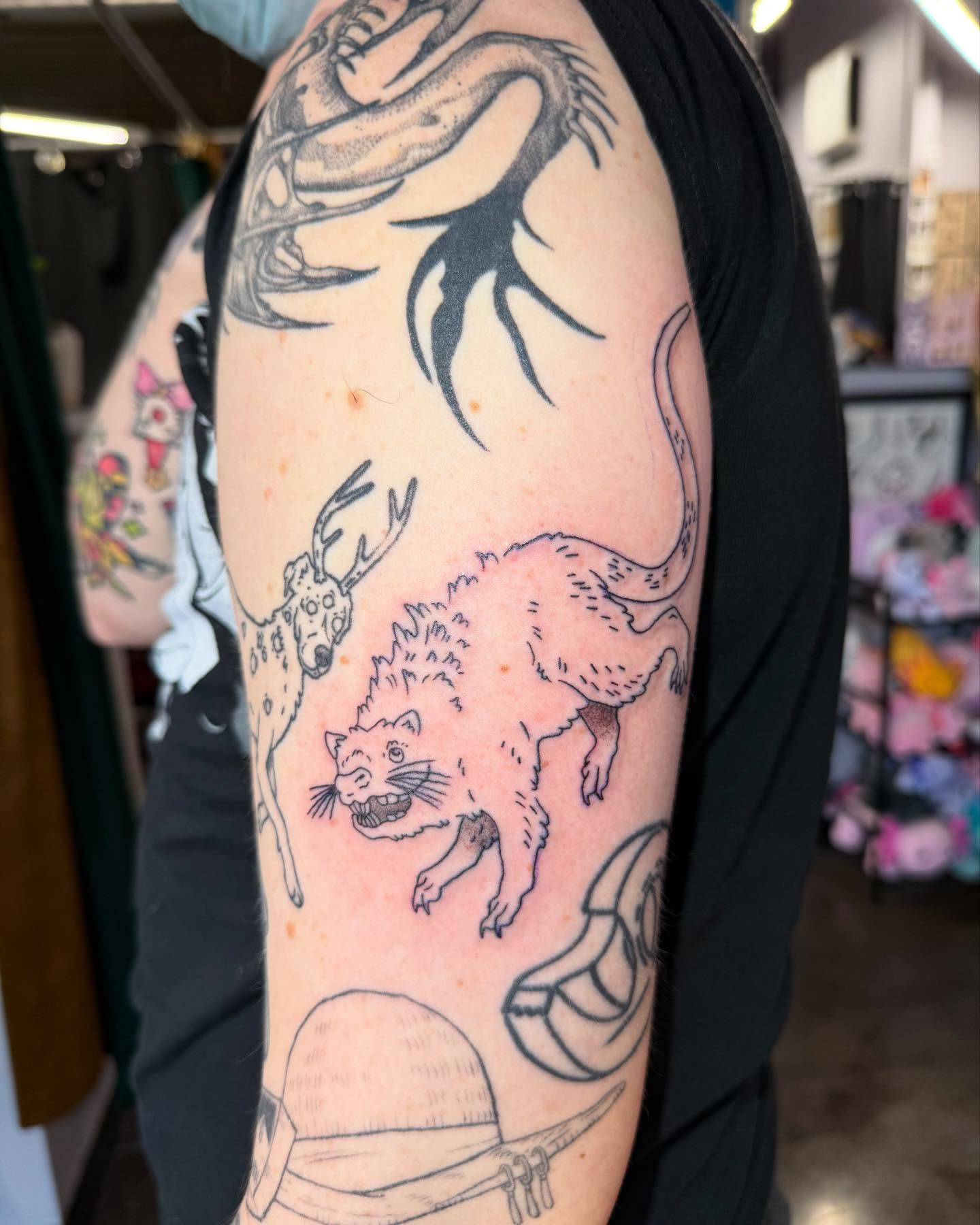 Tattoo by @jesloretattoo — black_and_grey