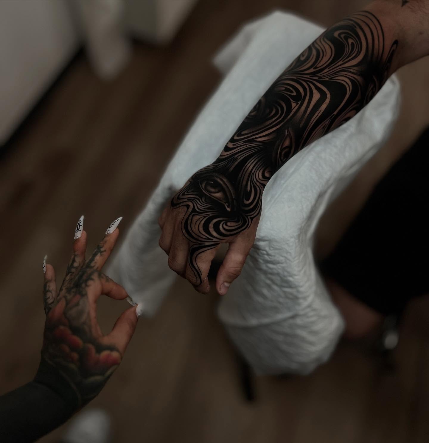 Tattoo by @jssica666 — blackwork