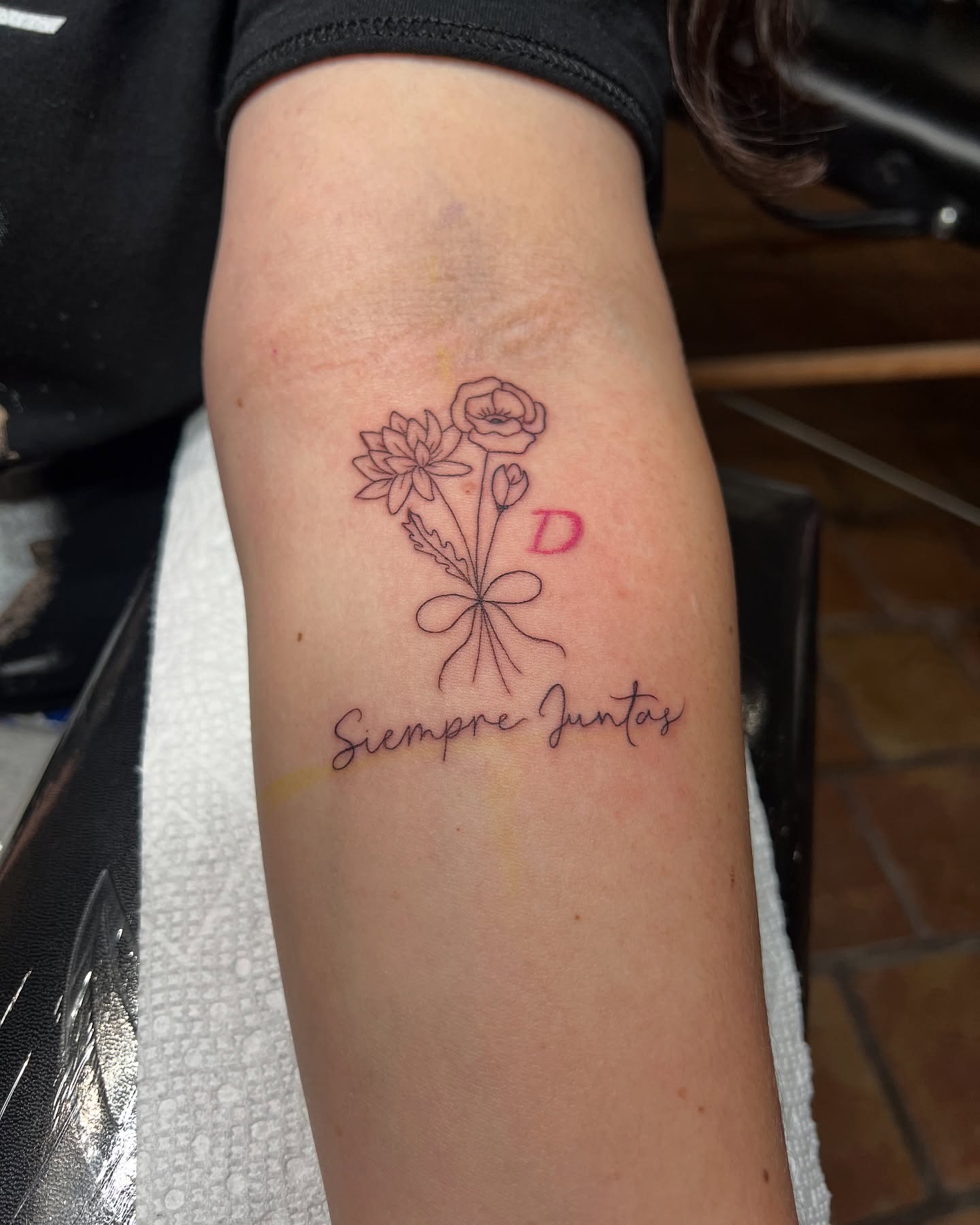 Tattoo by @lucky.u.tattoo โ fine_line