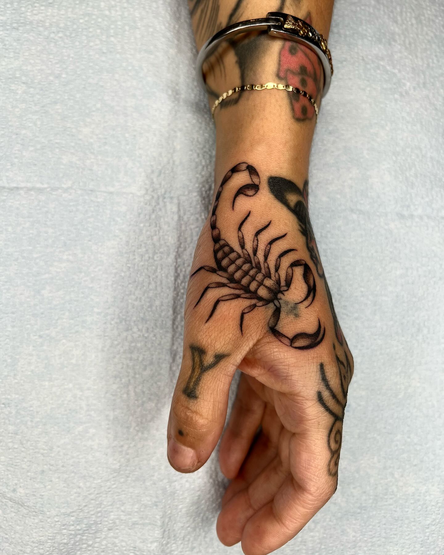 Scorpion black and grey tattoo on the hand by linahsiaotattoo
