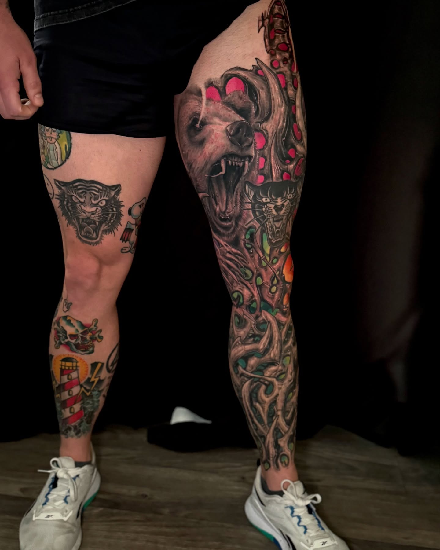 Bear and tree realism tattoo on the leg by Justin (iam3) Leifeste