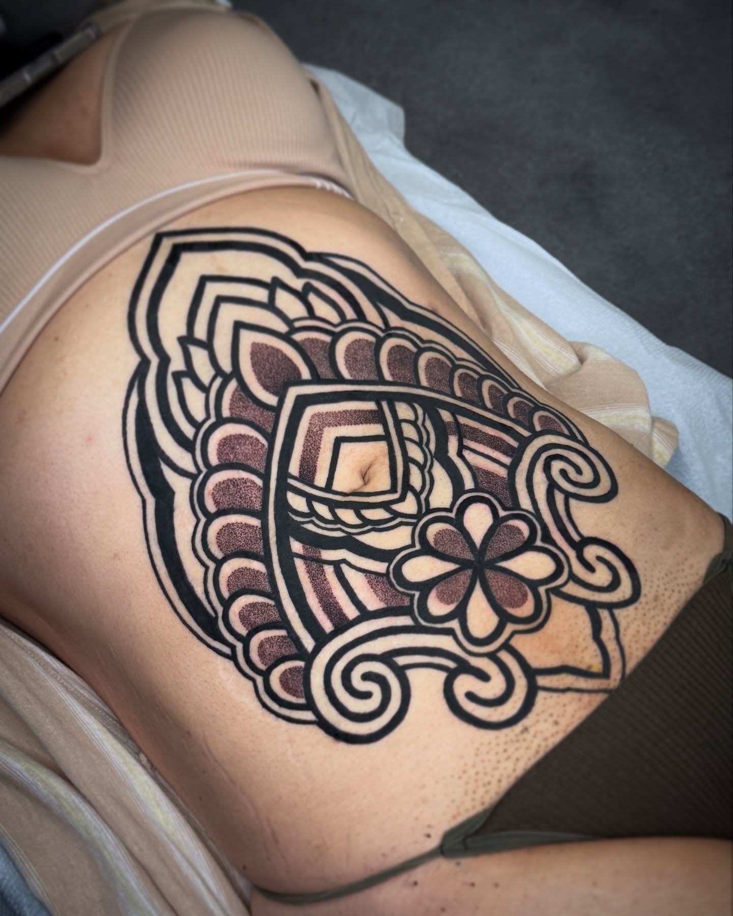 Tattoo by 𝚁 𝚊 𝚢 𝚗 𝚎  ⁜  𝚁 𝚘 𝚓 𝚊 𝚜, Los Angeles, CA