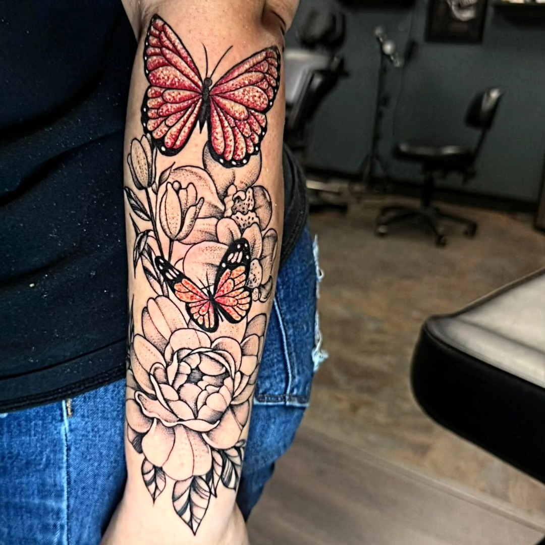 Butterflies and flowers American traditional tattoo on the forearm by ๐๐ช๐ฝ๐ฑ๐ ๐๐ฒ๐ป๐ต ๐ฃ๐ช๐ฝ๐ฝ๐ธ๐ธ