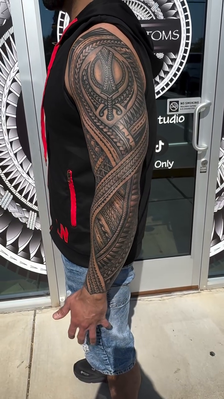 Polynesian / Punjabi mixed sleeve tribal tattoo on the upper arm by Dan Benintendi l Polynesian Tattoo, Fort Worth, Texas