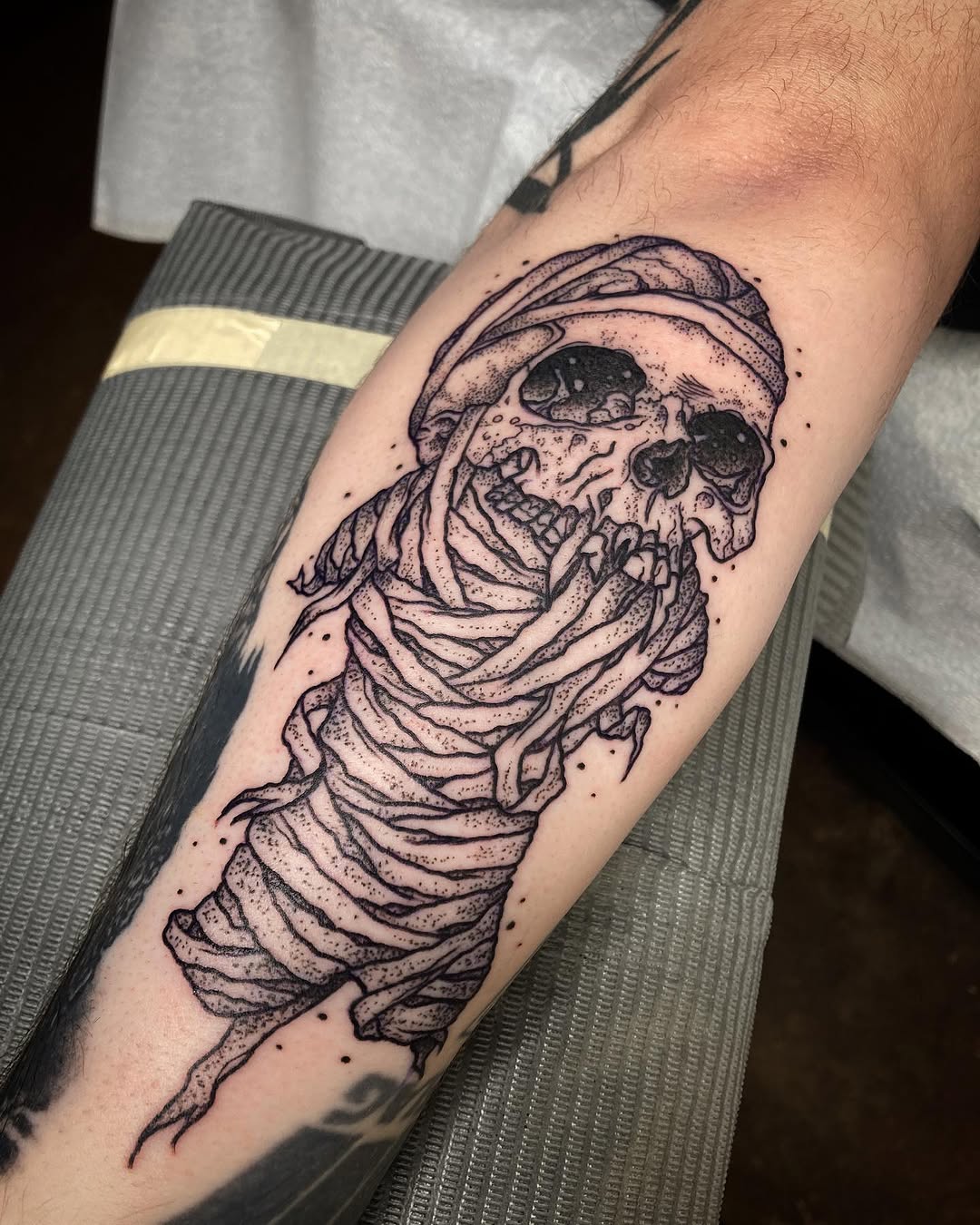 Tattoo by @nocturnalflare โ black_and_grey, dark_realism