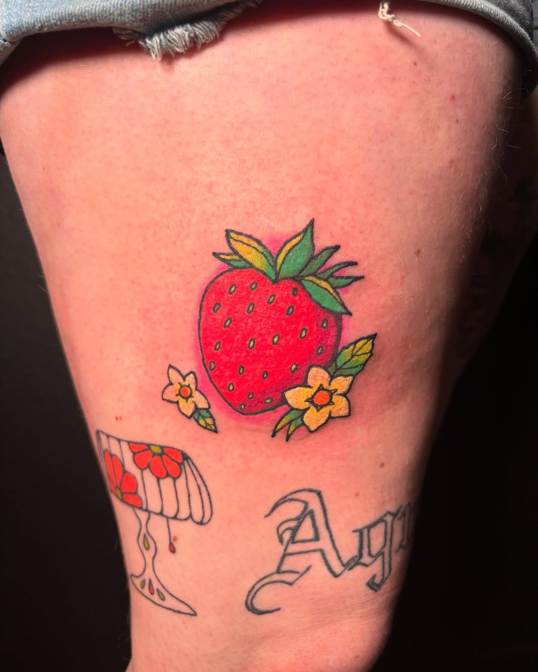 Strawberry and flowers ignorant tattoo on the thigh by ๐ฎ๐๐๐๐๐๐ ๐ฝ๐๐ โ