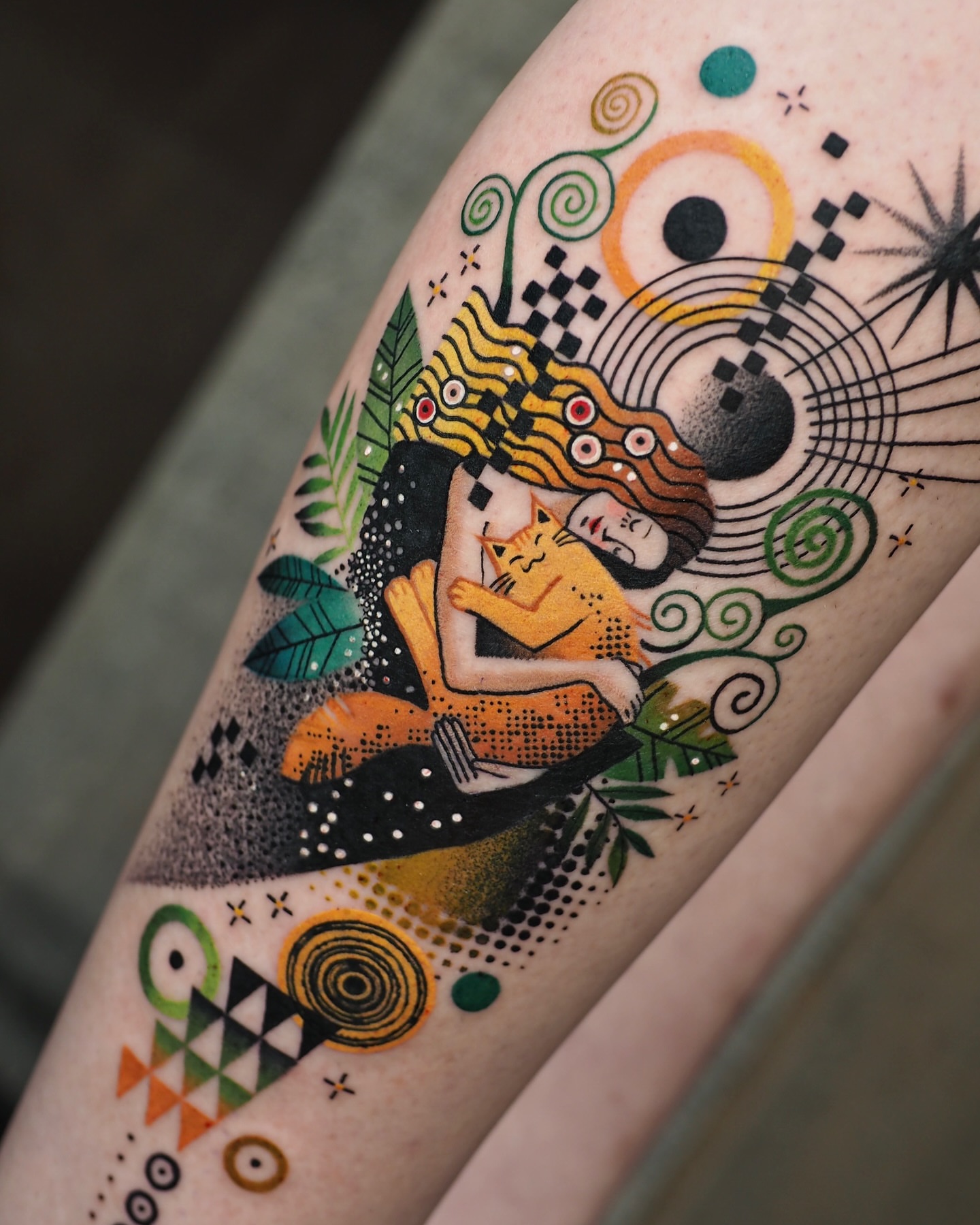 Tattoo by @hen_tattooer — geometric, dotwork