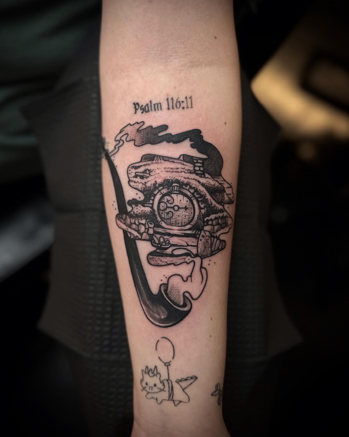 Mech and cat black and grey tattoo on the forearm by 𝕽𝖎𝖌𝖊𝖗𝖘 𝕳𝖆𝖒𝖟𝖆, San Francisco, California