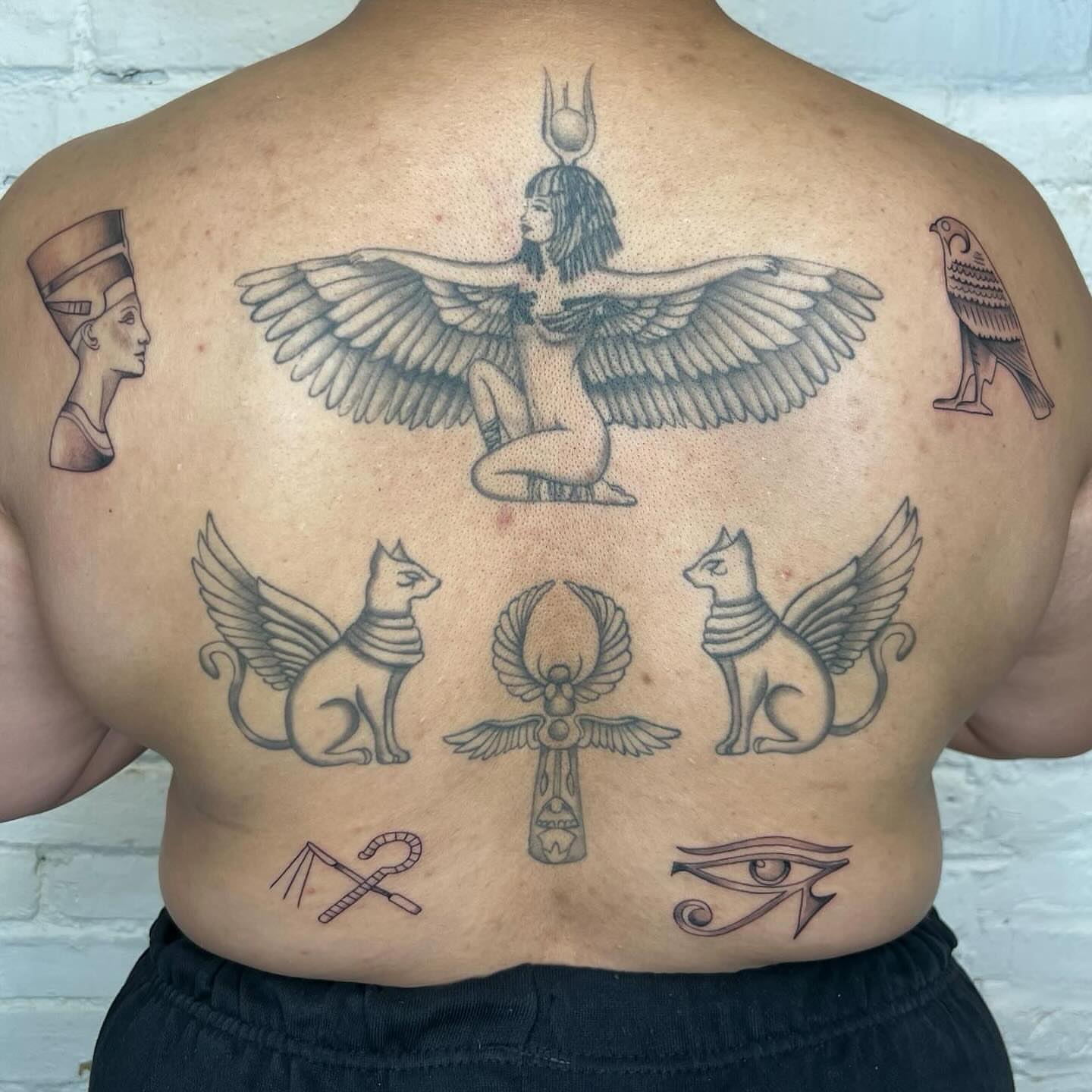 Tattoo by @robbwilsontattoos — black_and_grey