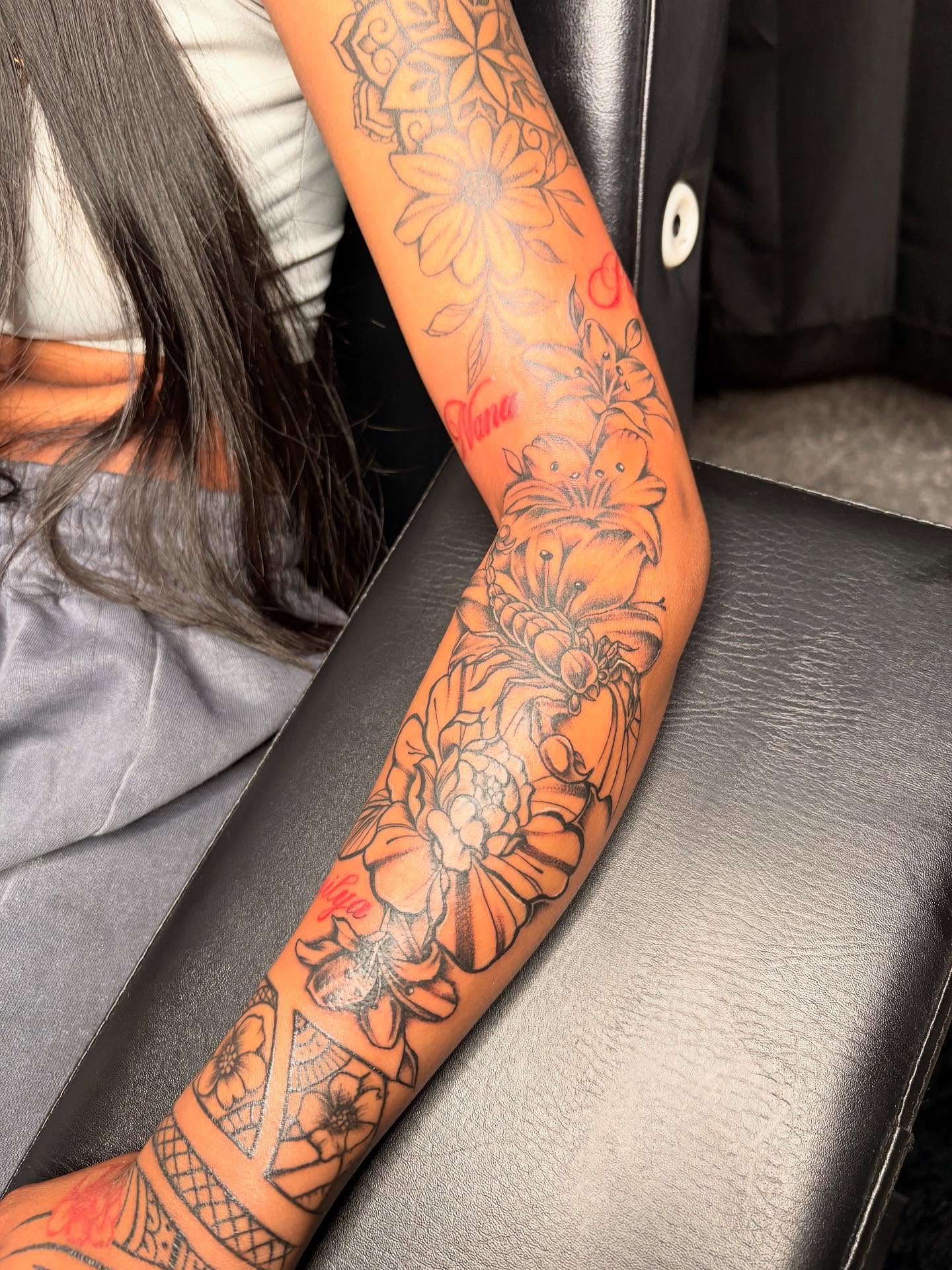 Floral design black and grey tattoo on the forearm by Bay Area Tattoo Artist ✍🏽
