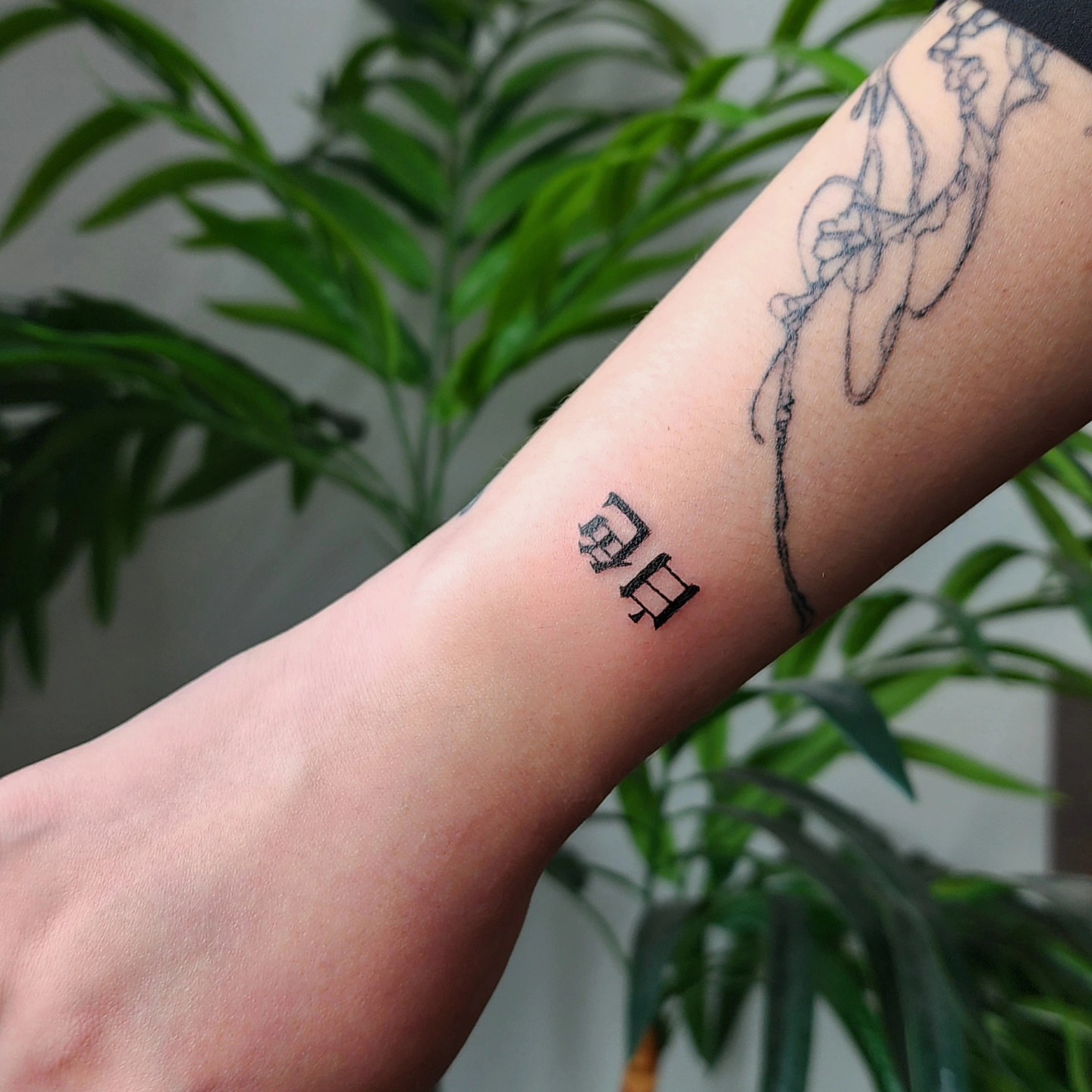 Tattoo by @noksang_ — black_and_grey