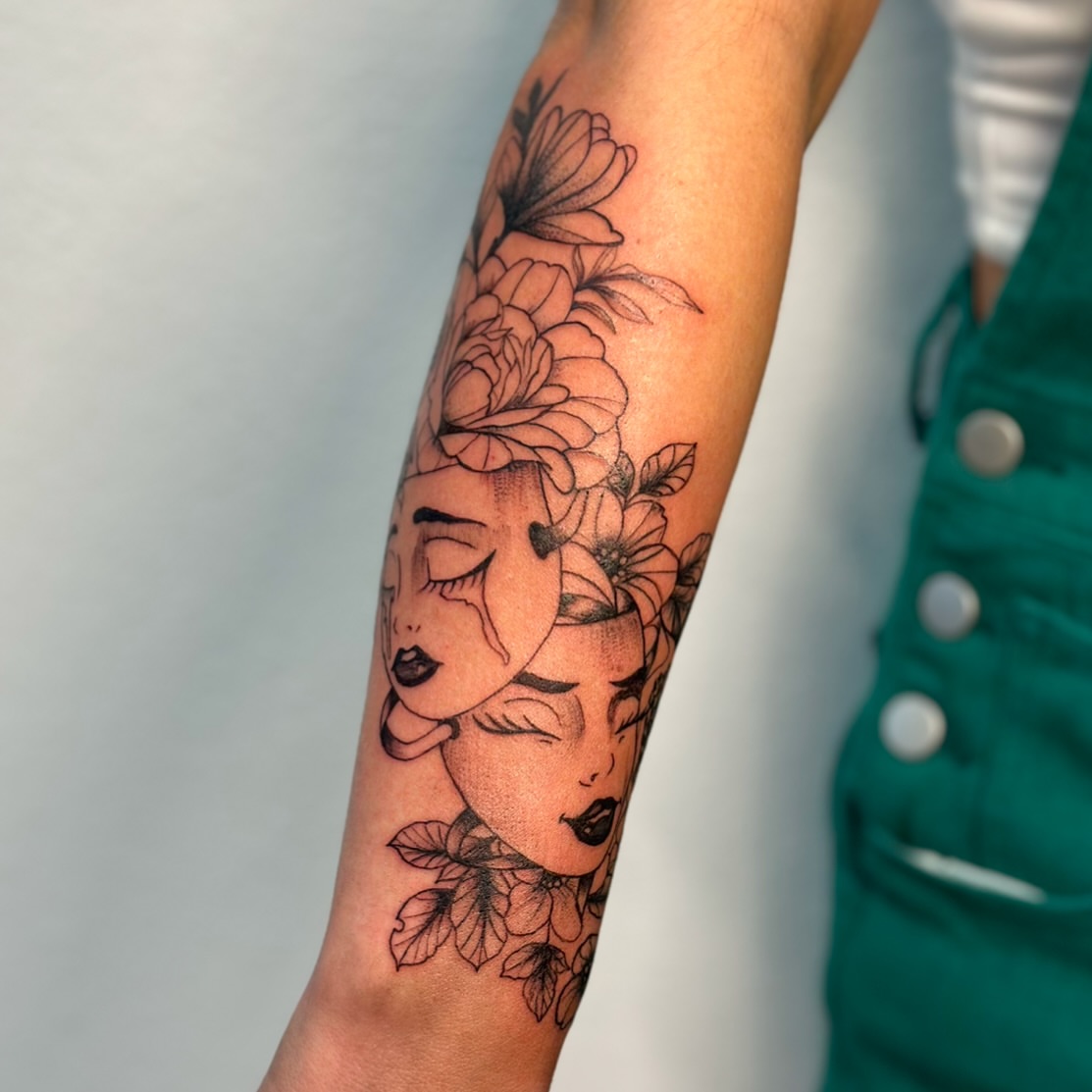 Floral portrait black and grey tattoo on the forearm by πΎππ π π·ππ πππππ πΏπππππ π¬πππππ