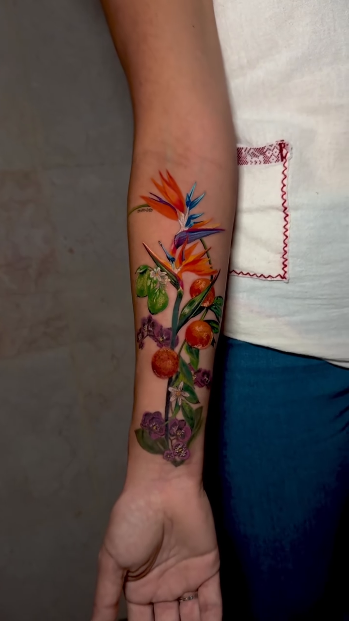 Tattoo by @mishelcastro_tattoo — realism, watercolor