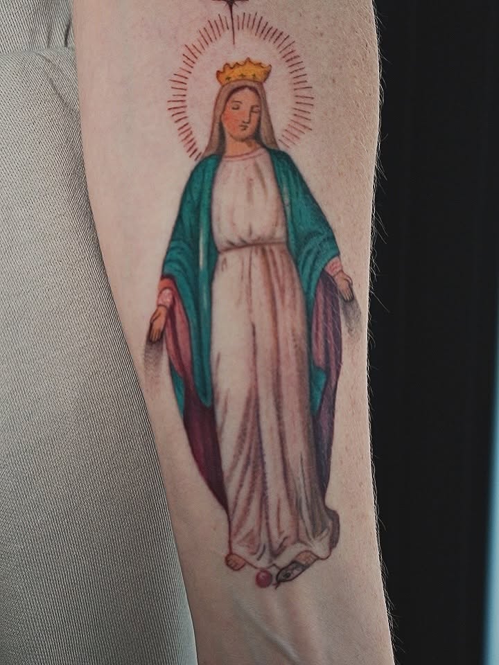 Virgin mary realism tattoo on the forearm by Katherin Plaza