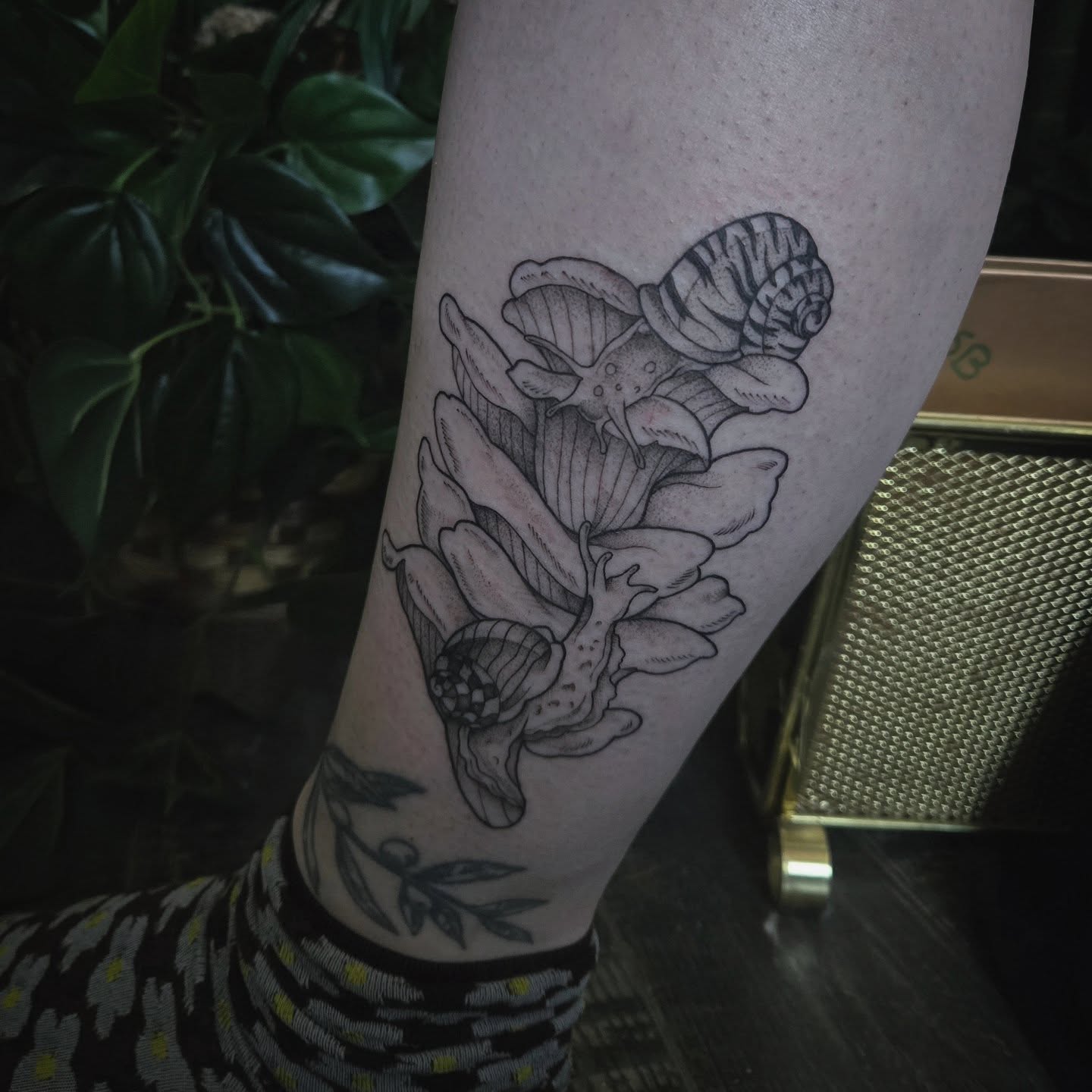 Flowers black and grey tattoo on the forearm by Alexandra Colella ✨️