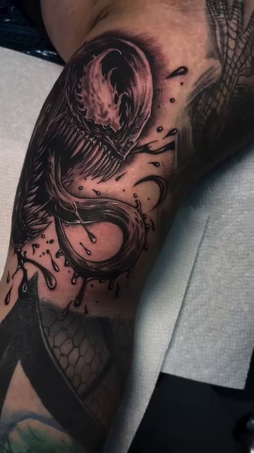 Venom dark realism tattoo by Jonathan Solis 🇲🇽🇺🇸