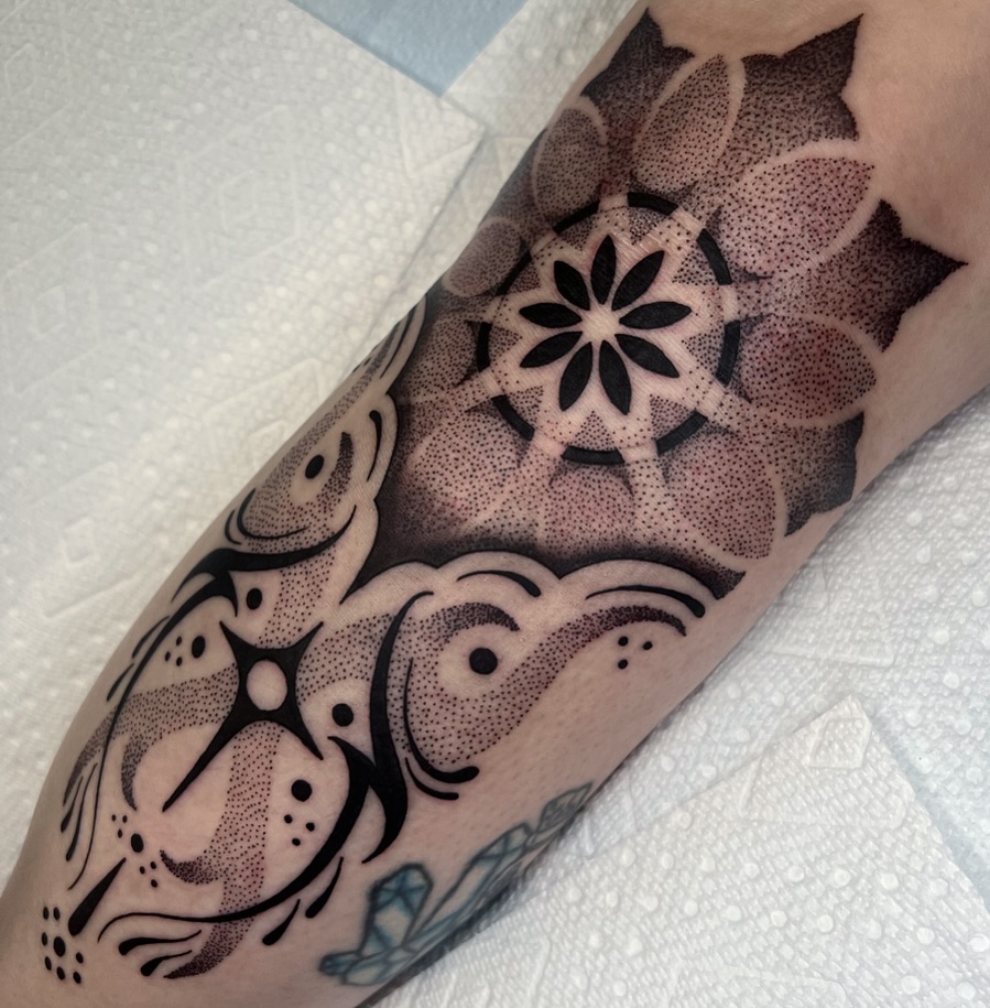 Geometric mandala dotwork tattoo on the forearm by 𝔓𝔢𝔞𝔠𝔥𝔶 𝔄𝔫𝔰𝔩𝔢𝔶