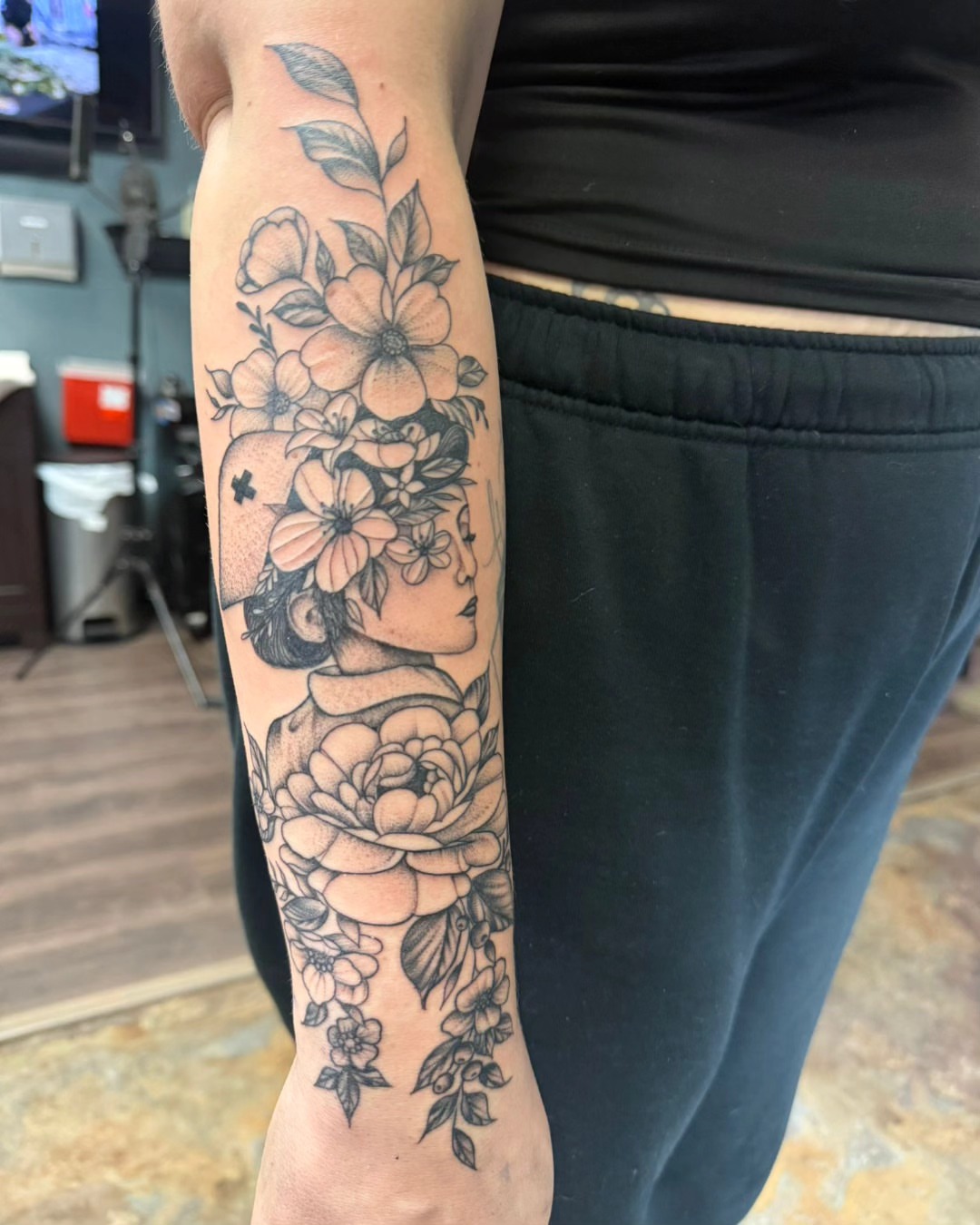 Floral portrait realism tattoo on the forearm by ๐๐ช๐ฝ๐ฑ๐ ๐๐ฒ๐ป๐ต ๐ฃ๐ช๐ฝ๐ฝ๐ธ๐ธ