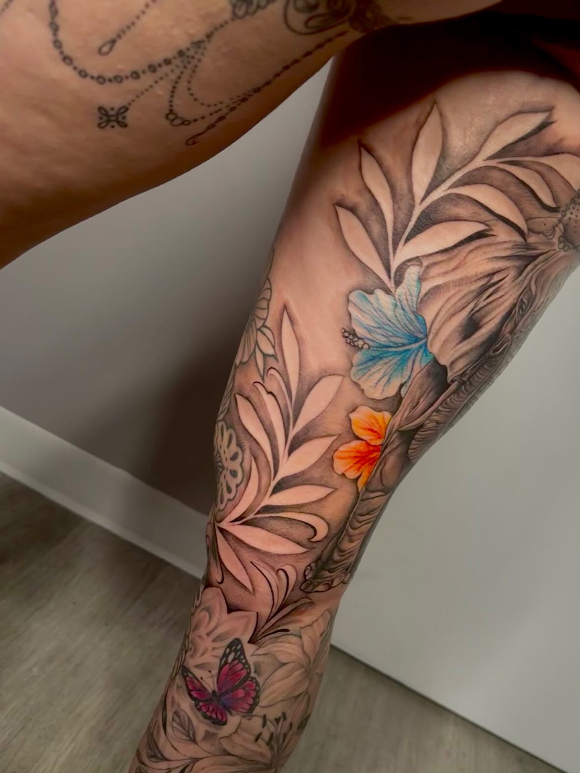 Tattoo by @tattedbytrinn — realism, dotwork