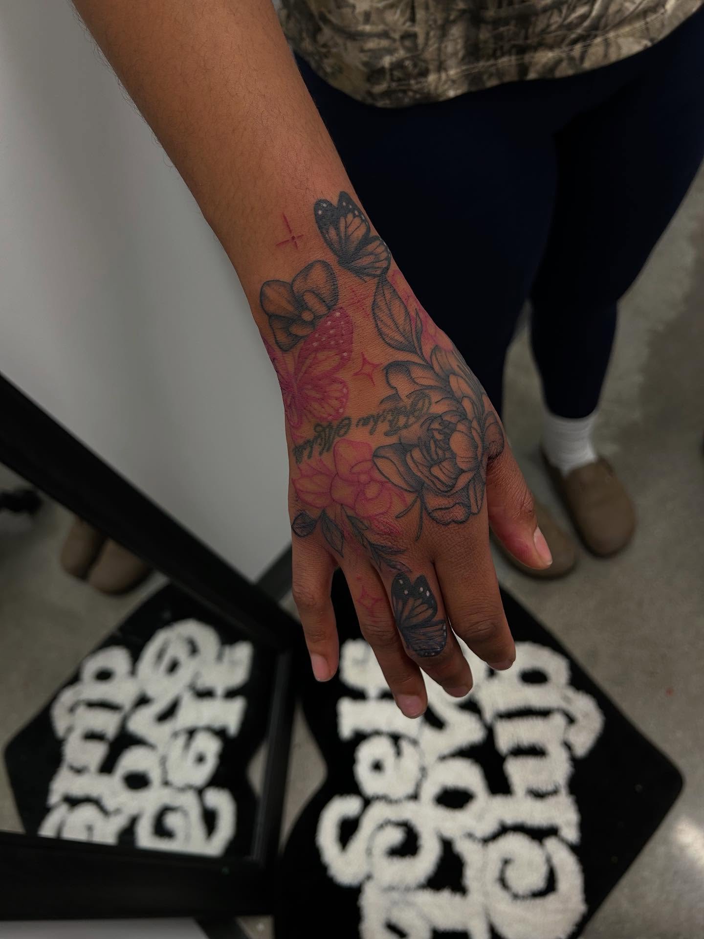 Tattoo by @stephsworldofink — black_and_grey