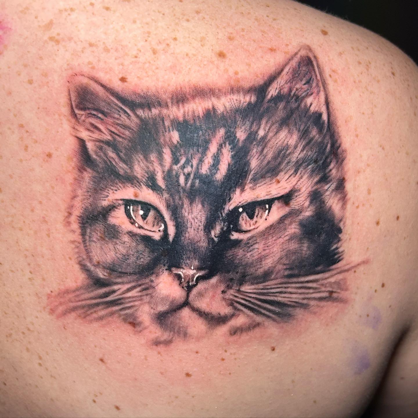 Tattoo by @charlld0 — realism