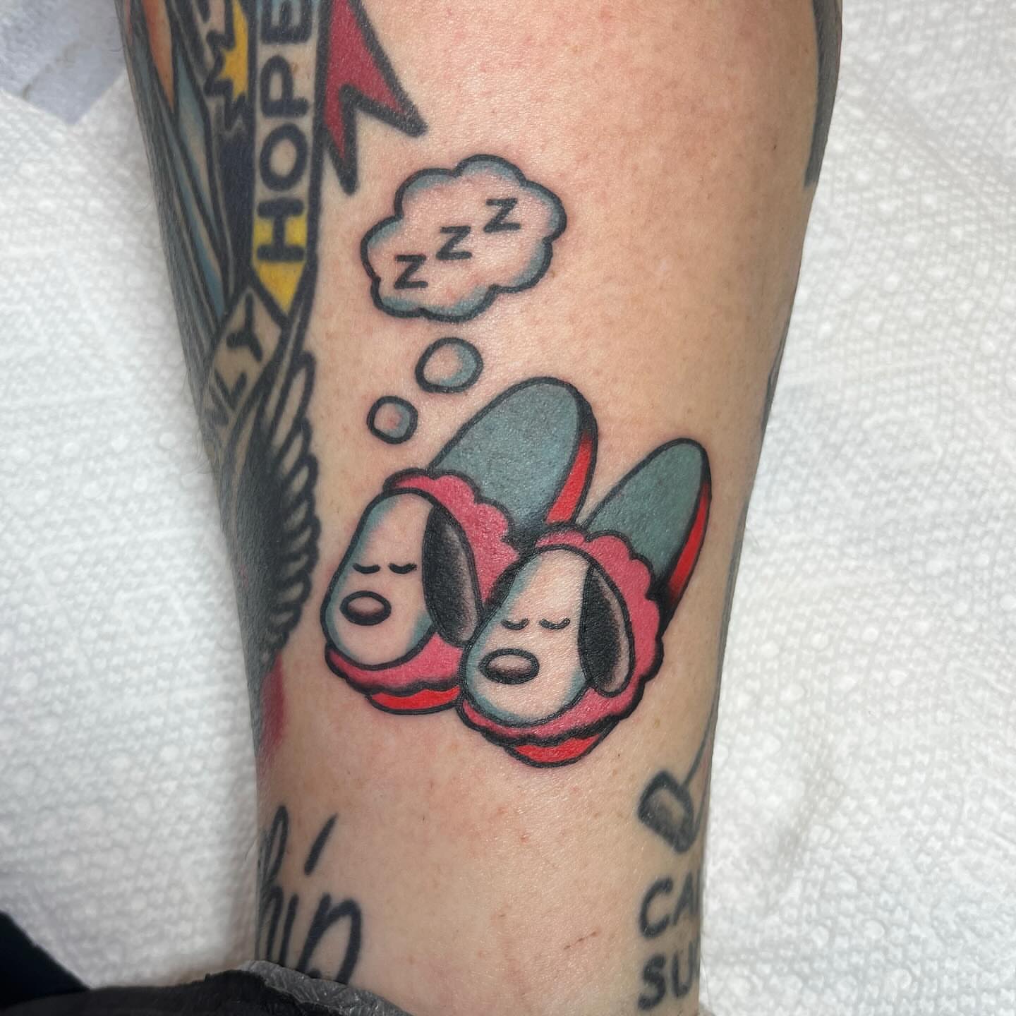 Flip-flops American traditional tattoo on the forearm by Elizabeth Summers ❨・¨⬮ Traditional Tattoo