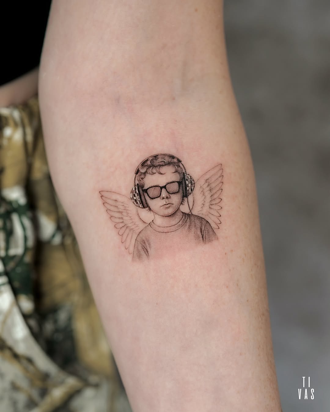 Tattoo by @tivas — realism, fine_line